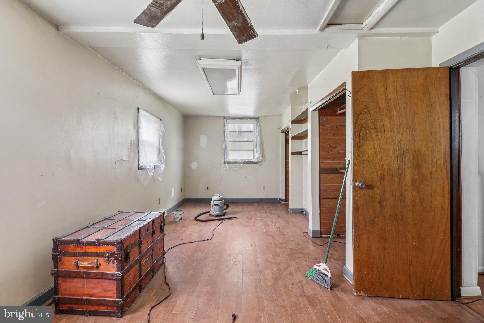 ENGLESIDE VILLAGE - Residential