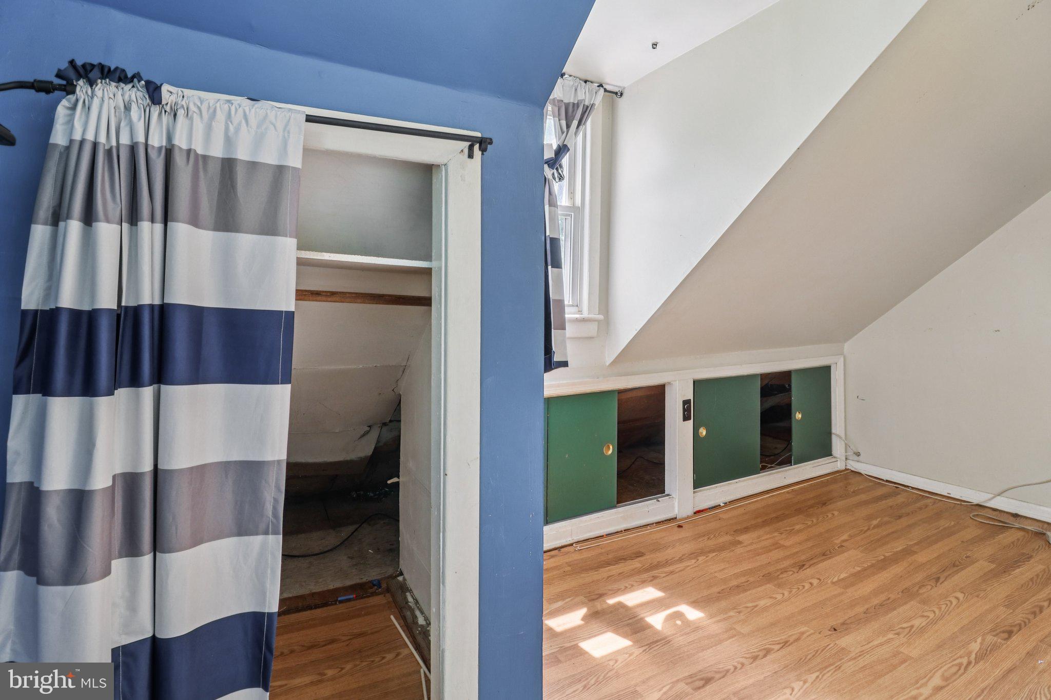 ENGLESIDE VILLAGE - Residential