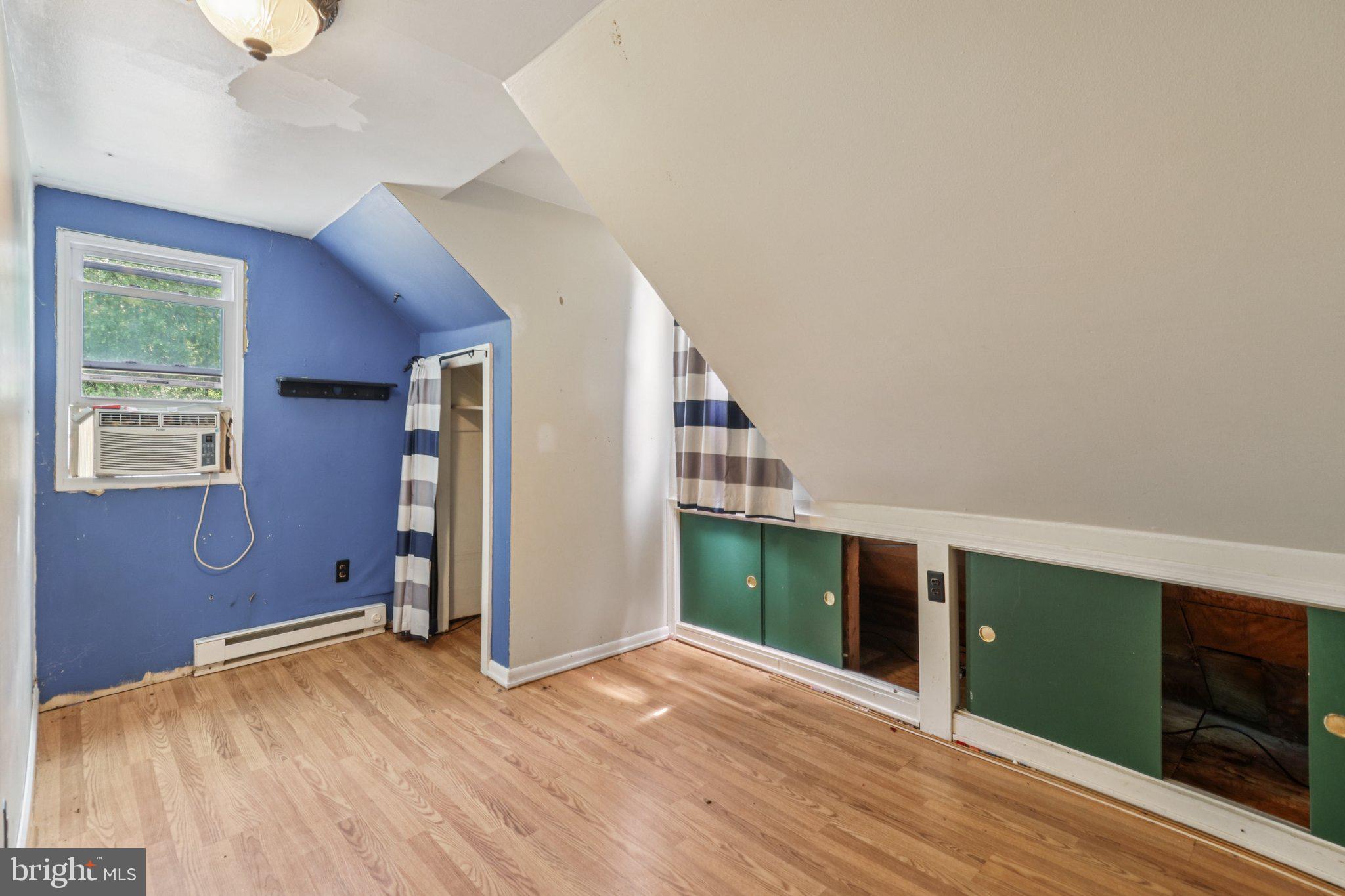 ENGLESIDE VILLAGE - Residential