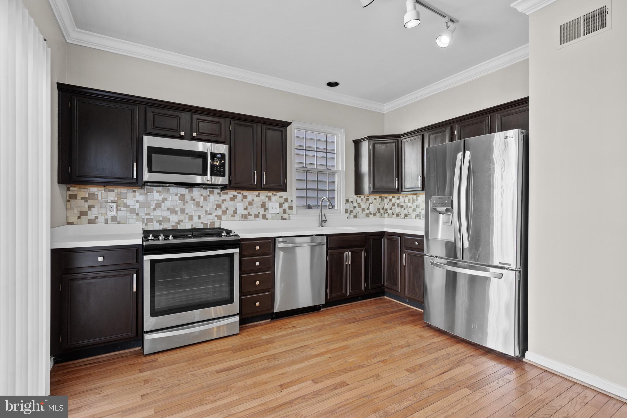 MEADOWGATE - Residential