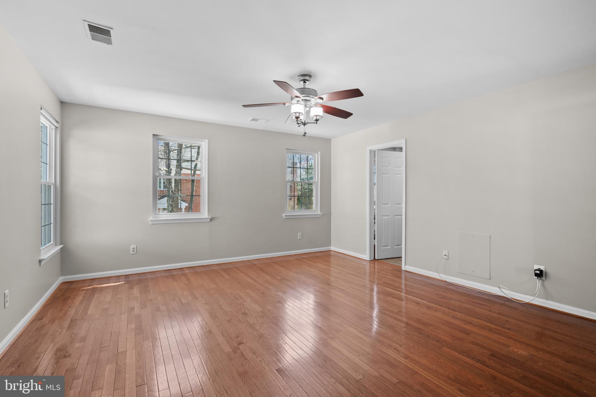 MEADOWGATE - Residential