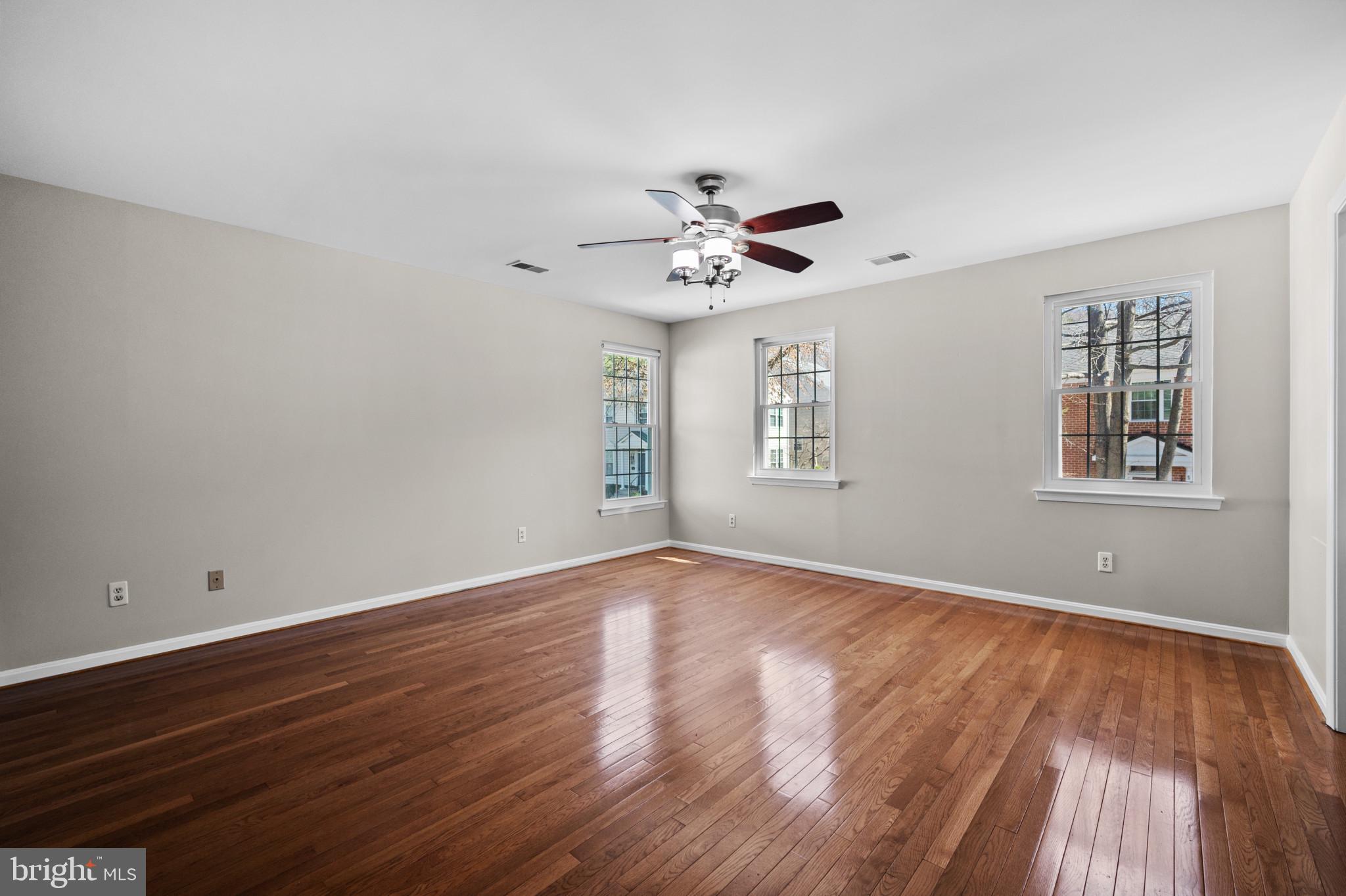 MEADOWGATE - Residential