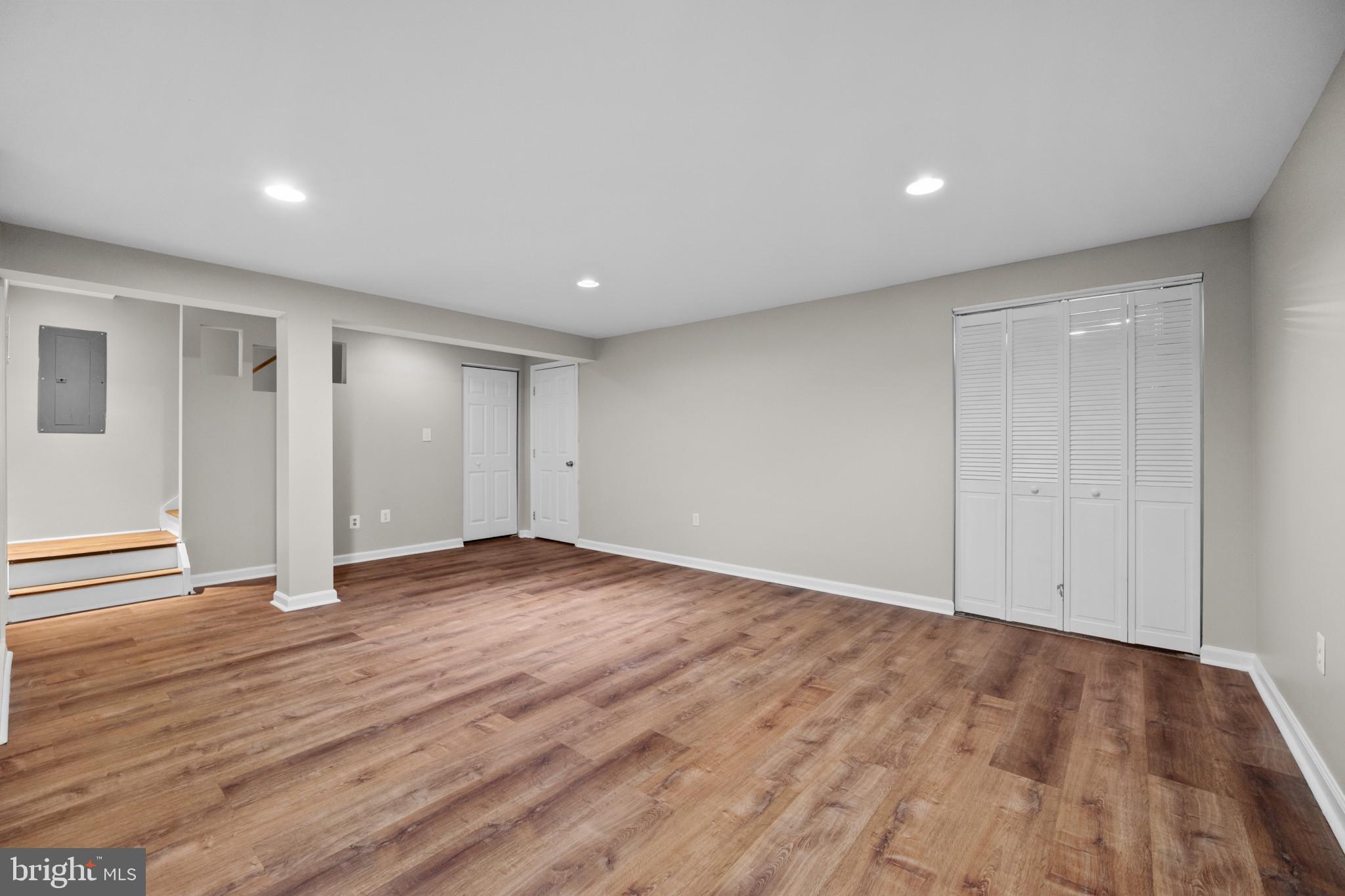 MEADOWGATE - Residential