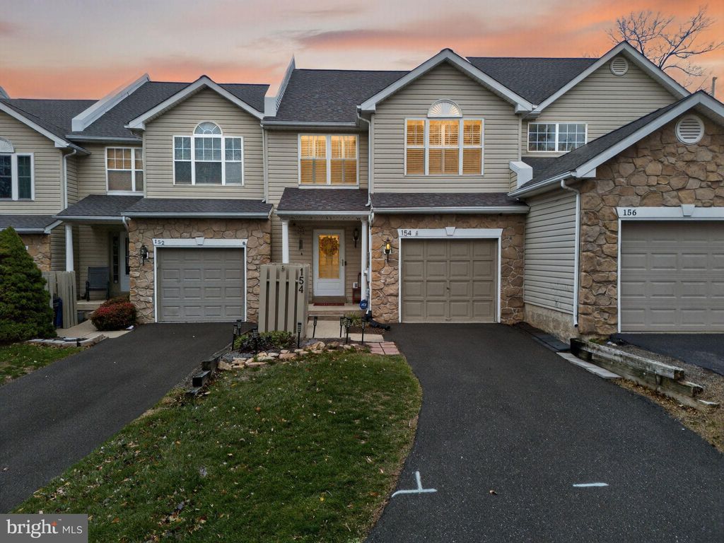 Photo of 154 Galway Circle, CHALFONT, PA 18914 (MLS # PABU2109906)