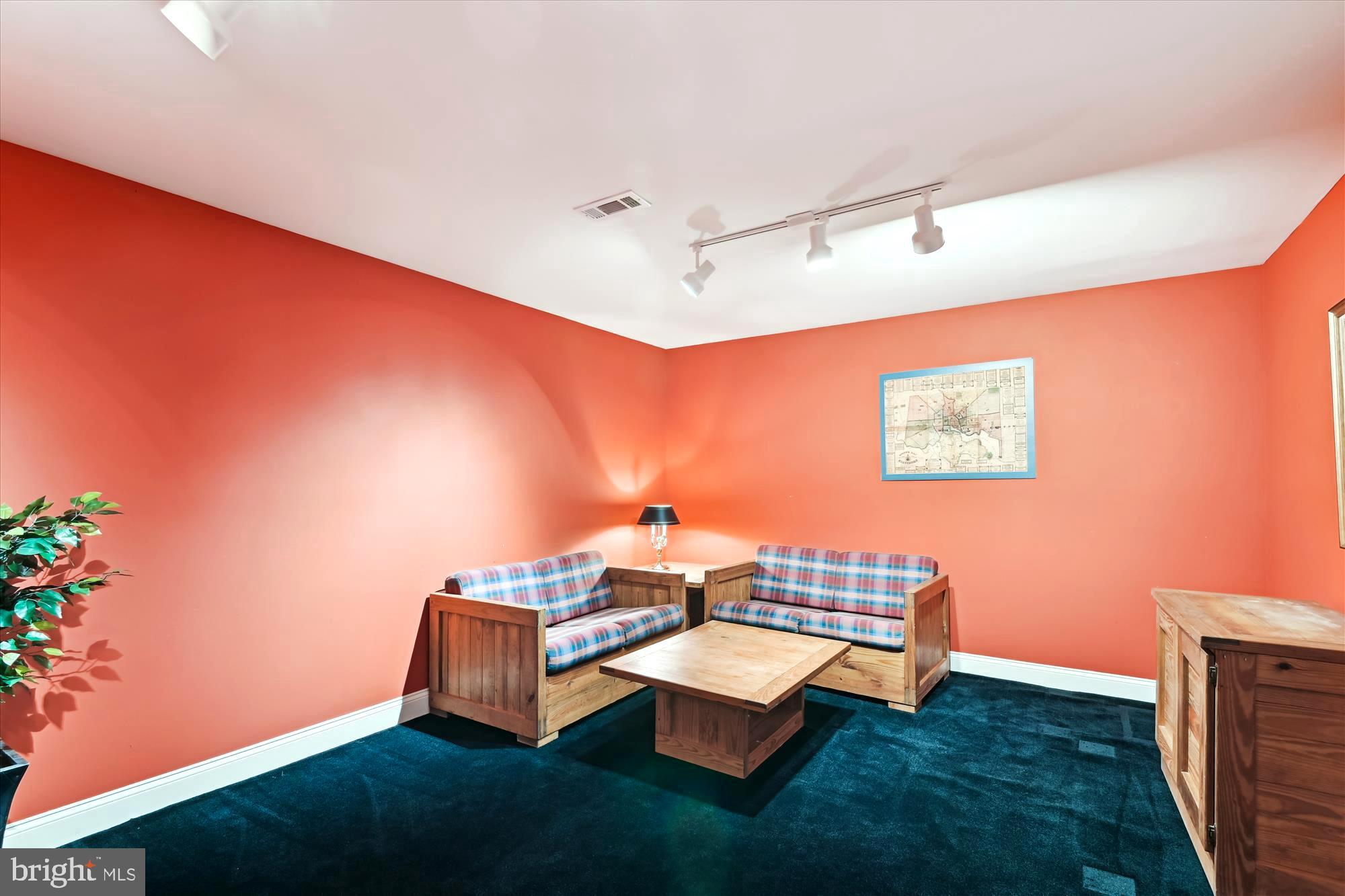 BLAKELY WOODS - Residential