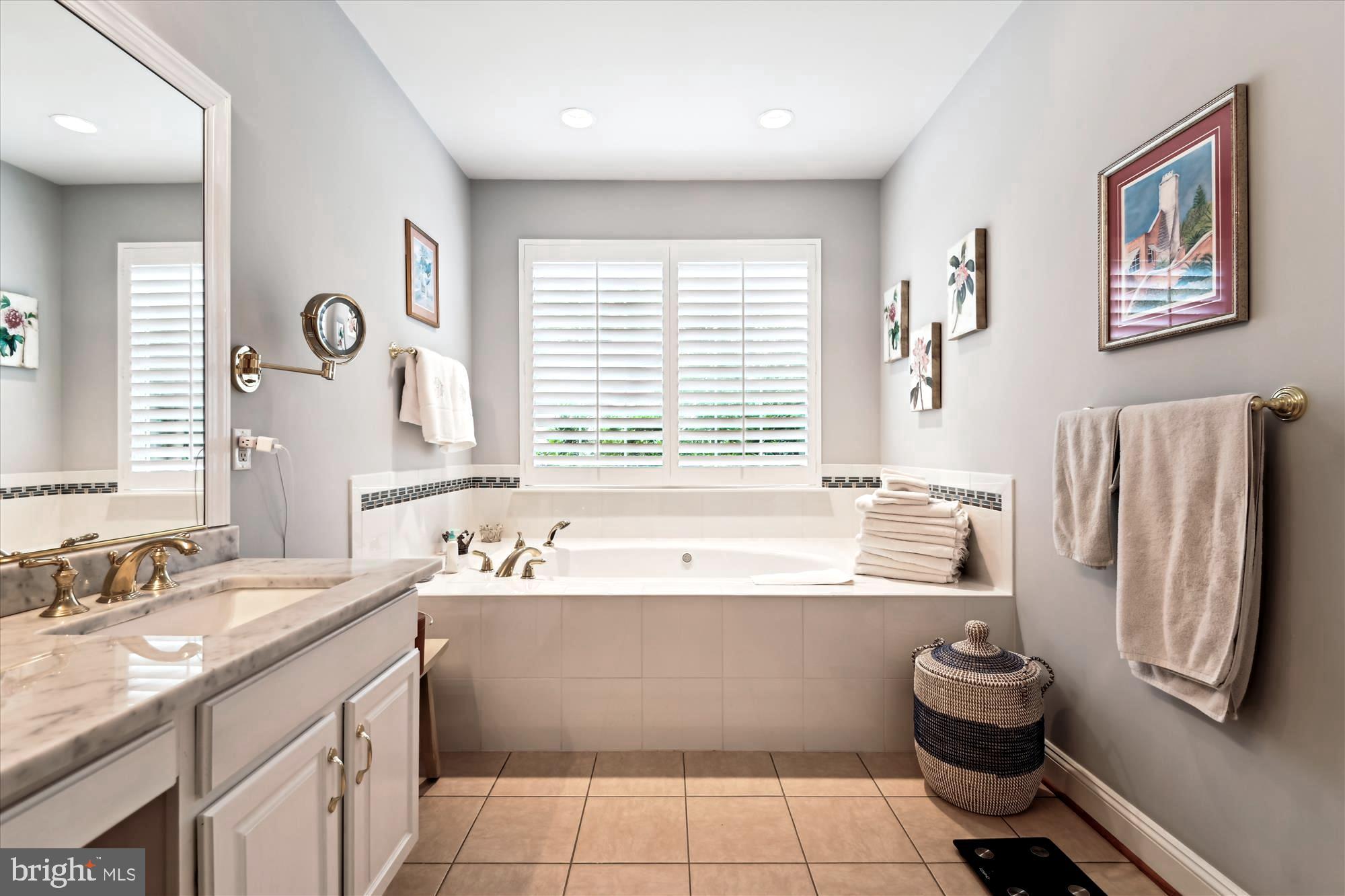 BLAKELY WOODS - Residential