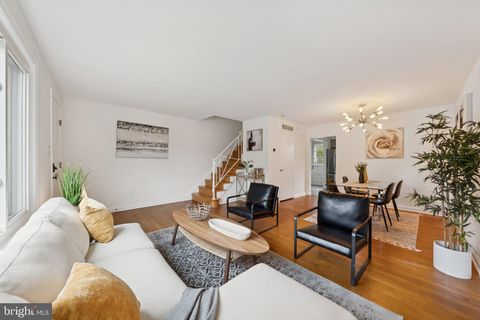 5821 36TH AVENUE HYATTSVILLE MD 20782