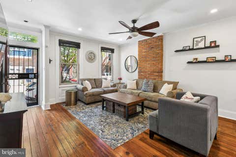 Townhouse For Sale - 2128 Carpenter Street<br/> PHILADELPHIA, PA 19146
