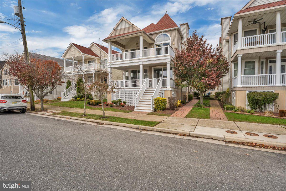 922 SIMPSON AVENUE 2ND FLOOR