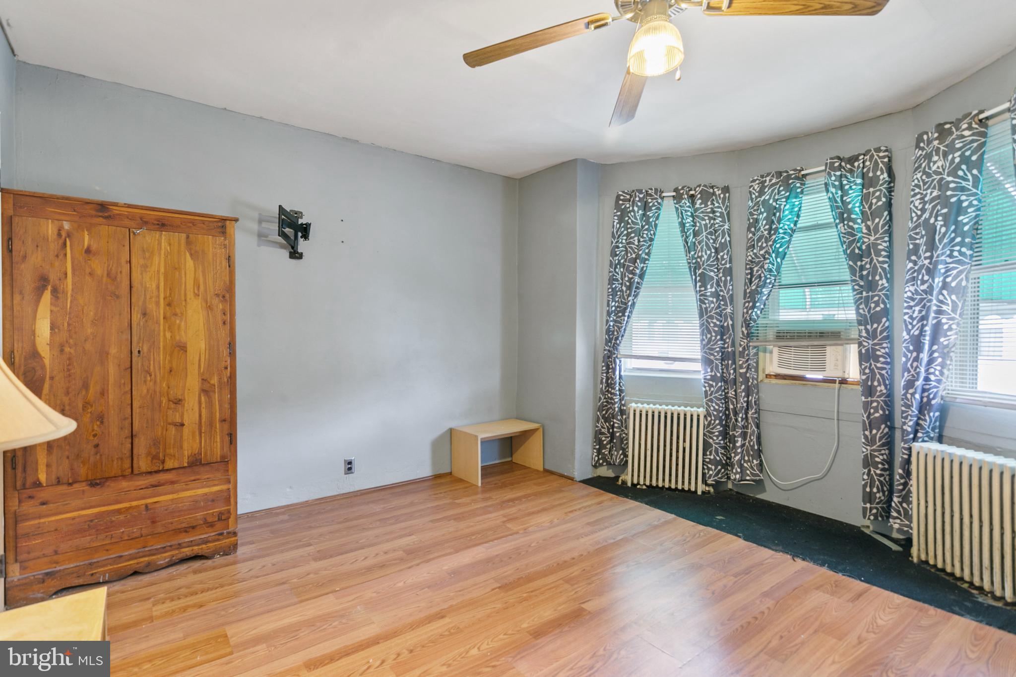 LOWER MOYAMENSING - Residential