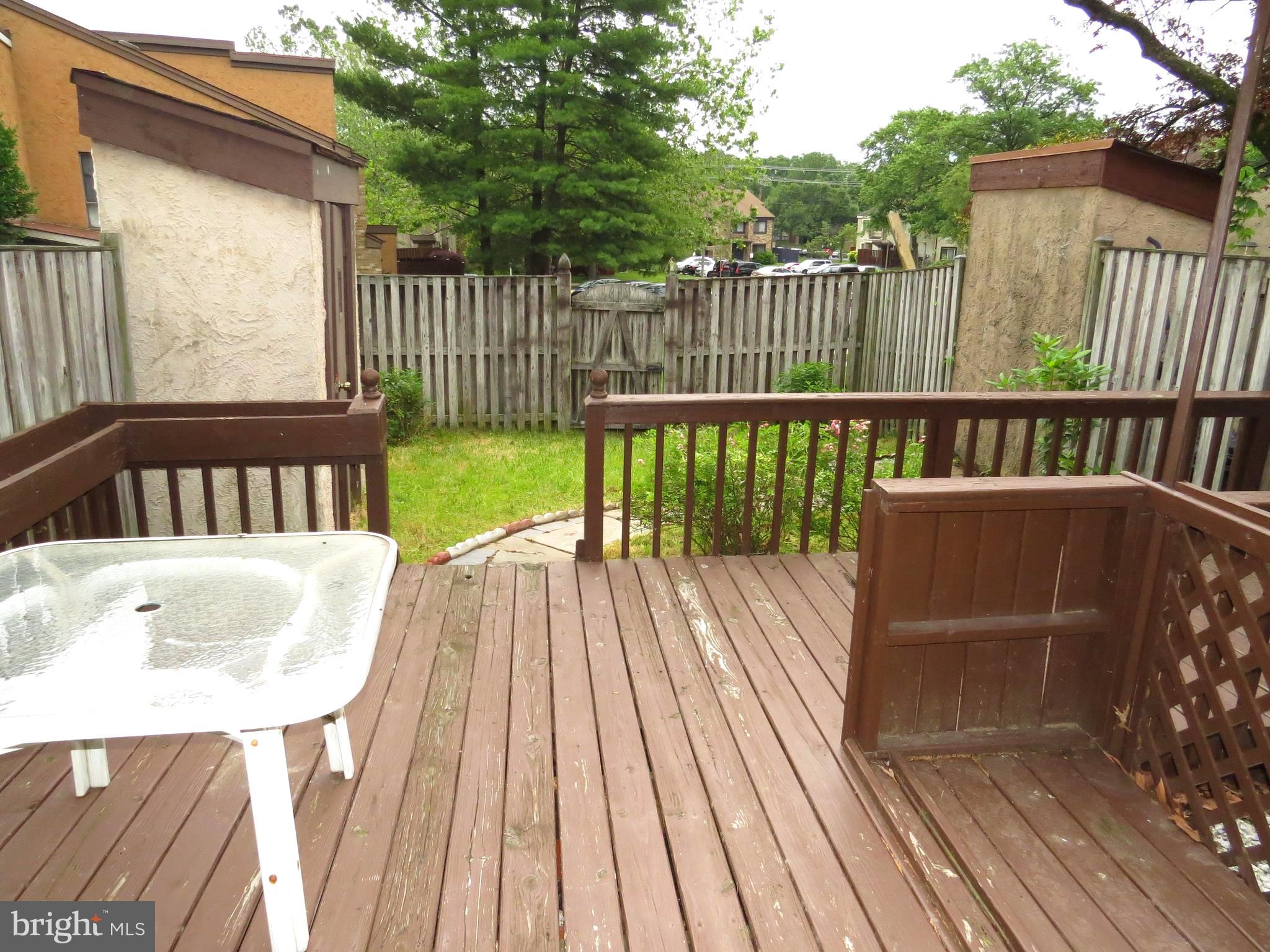 GLEN ORA PLAT FOUR - Residential