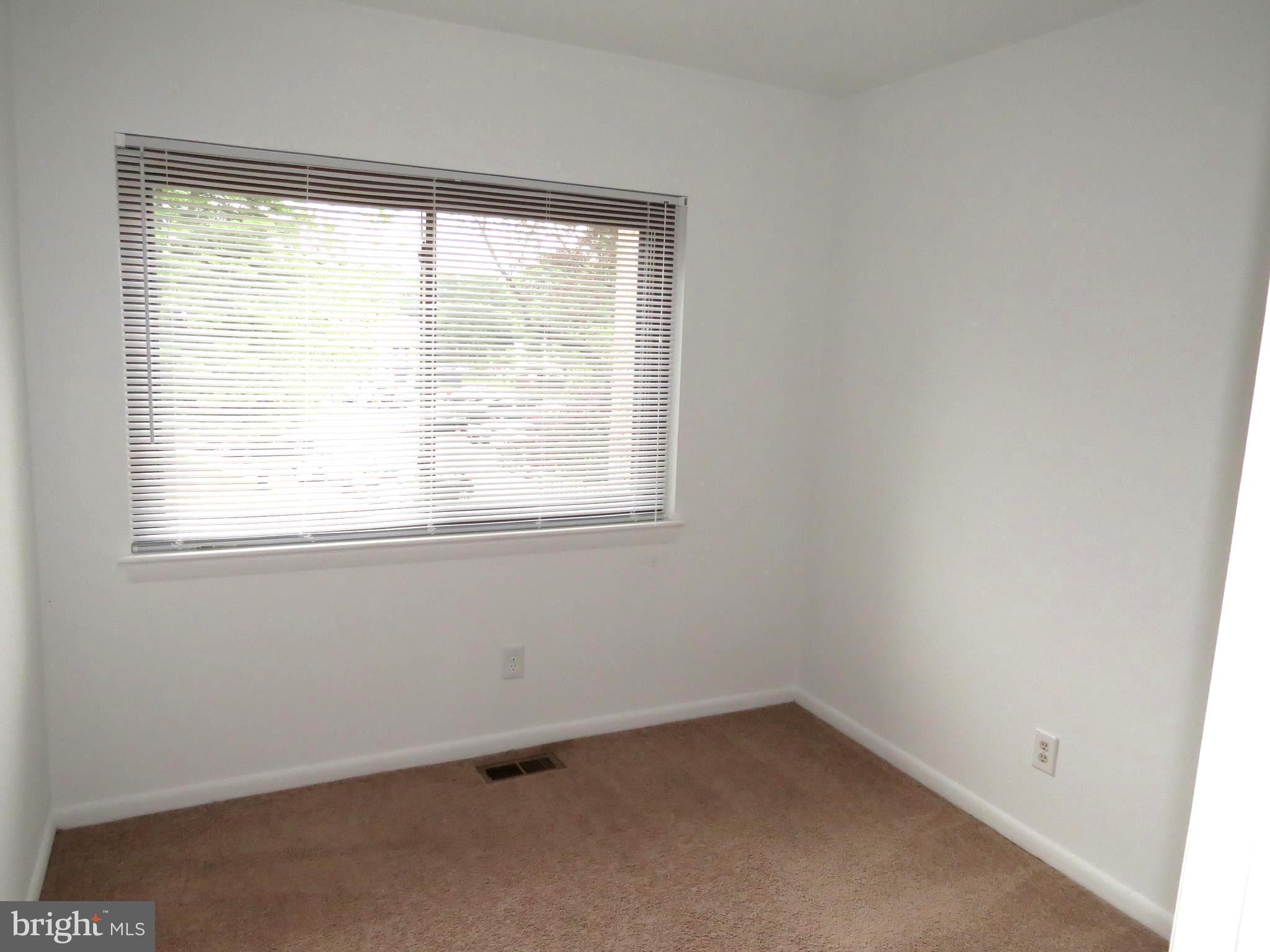 GLEN ORA PLAT FOUR - Residential