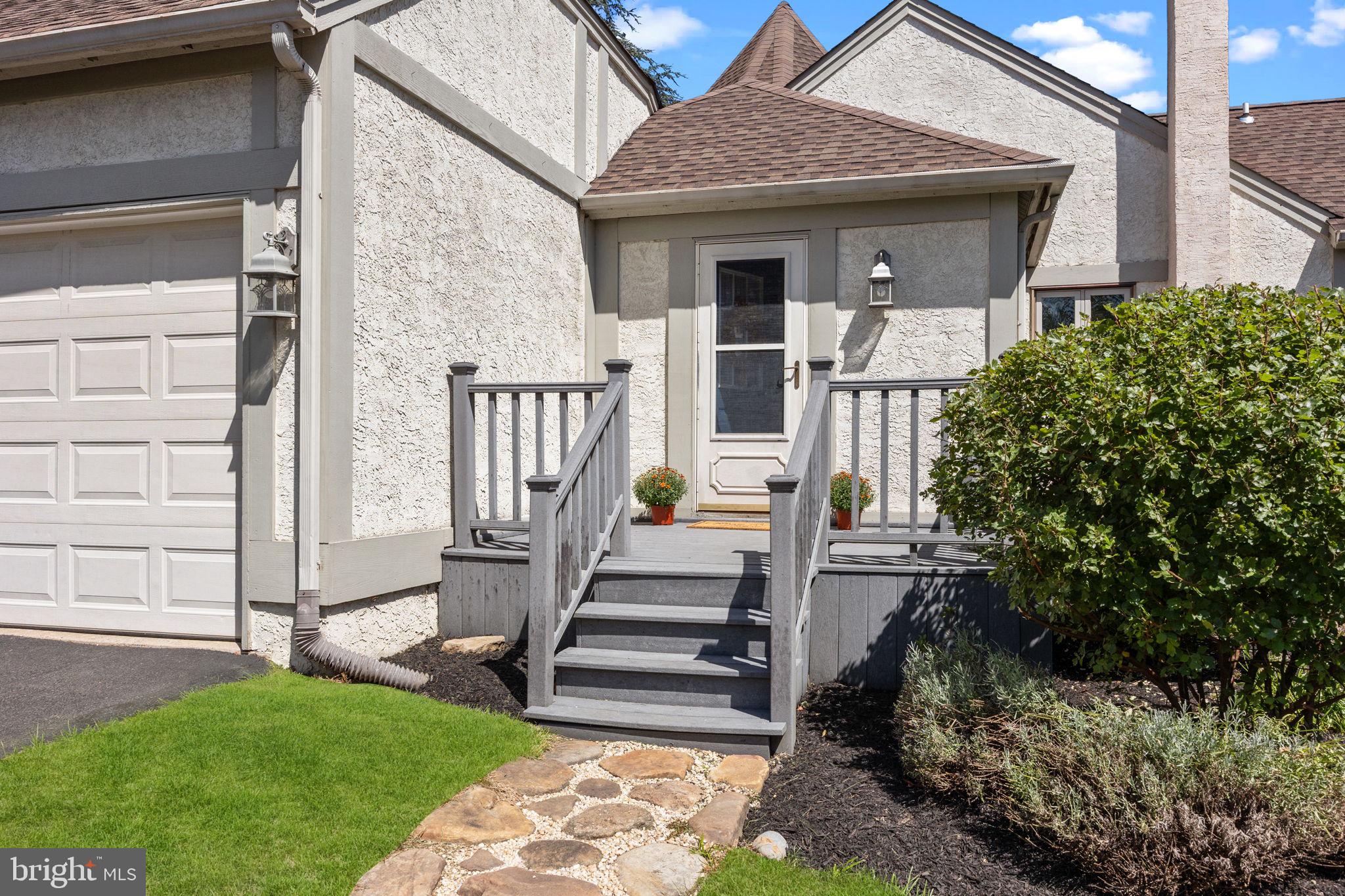 EAGLES MERE - Residential