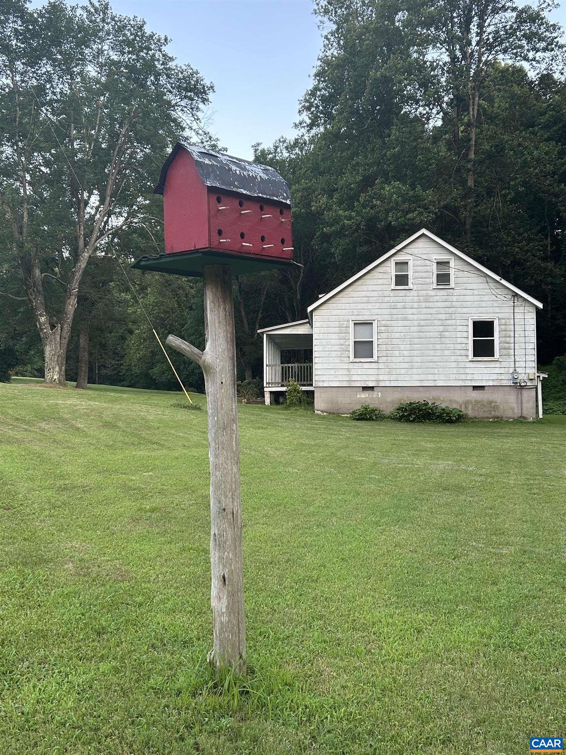 1863 RIVER RD