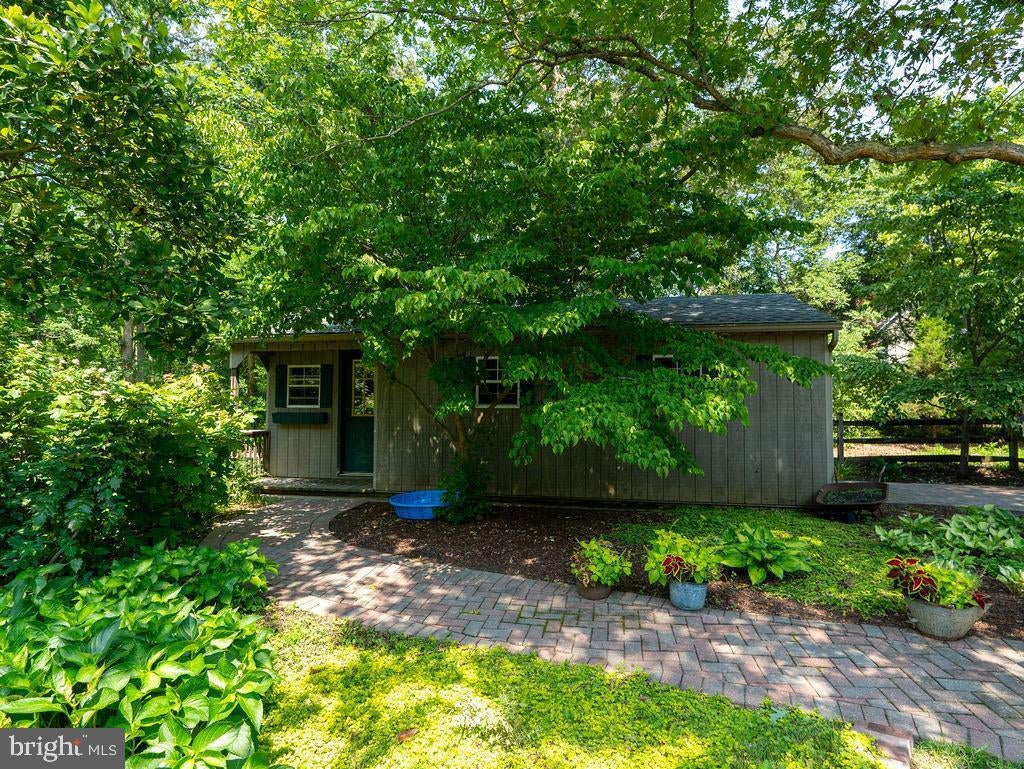 971 LAUREL LANE