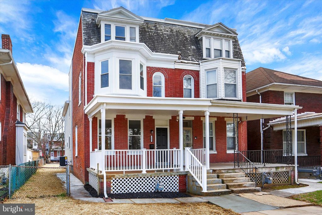 Photo of 116 Lafayette Street, YORK, PA 17401 (MLS # PAYK2099900)