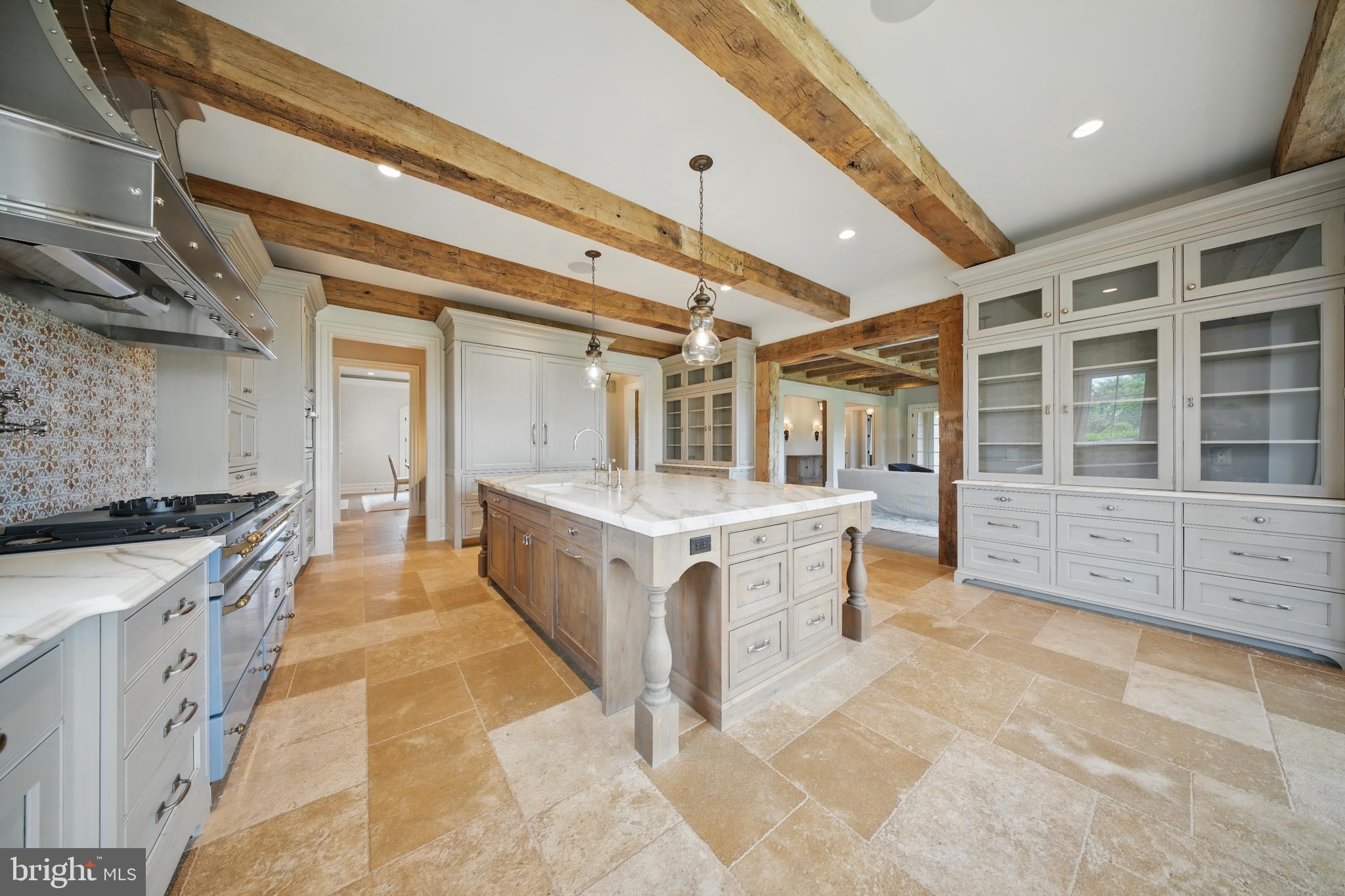 CREIGHTON FARMS - Residential