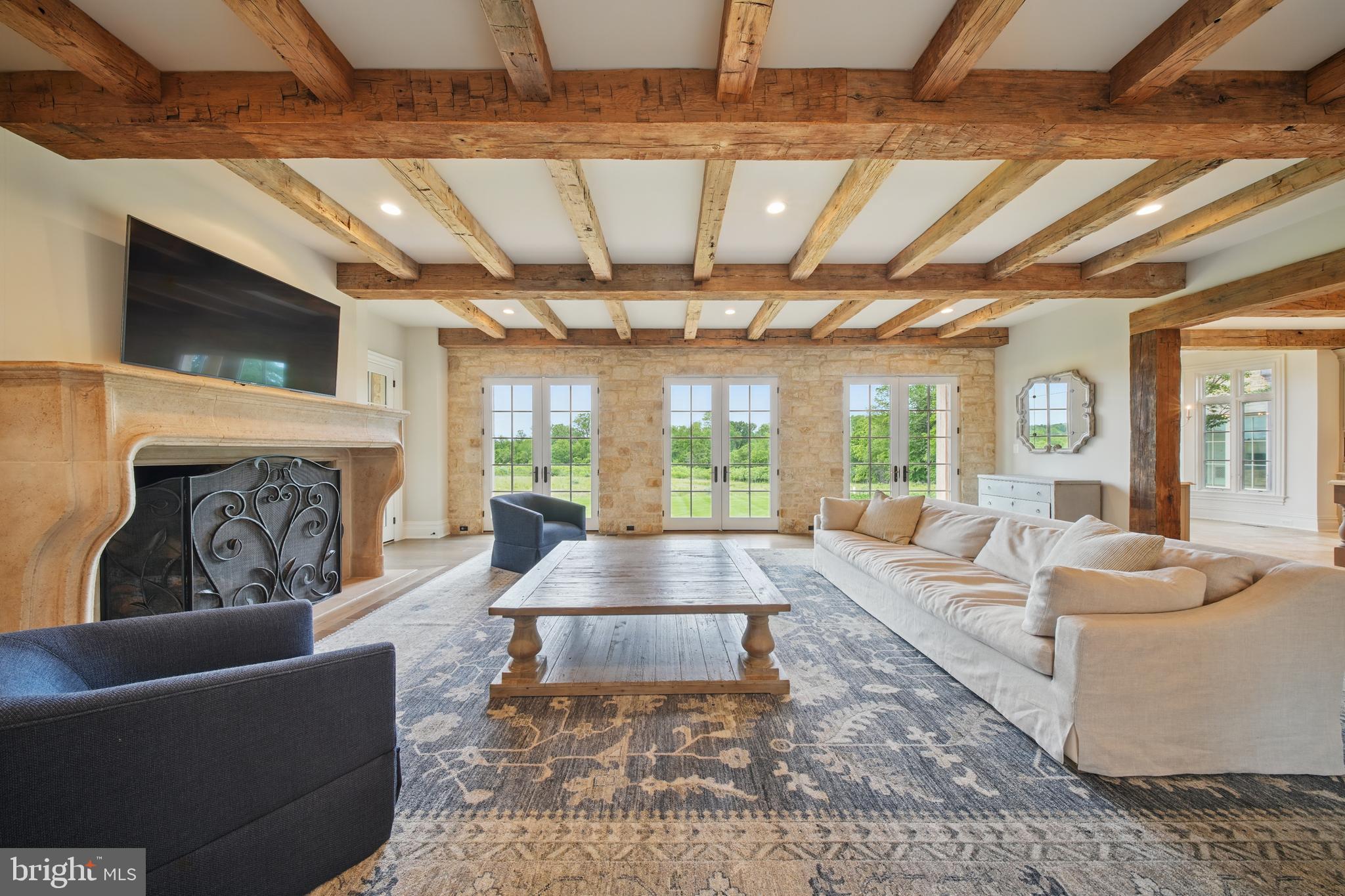 CREIGHTON FARMS - Residential