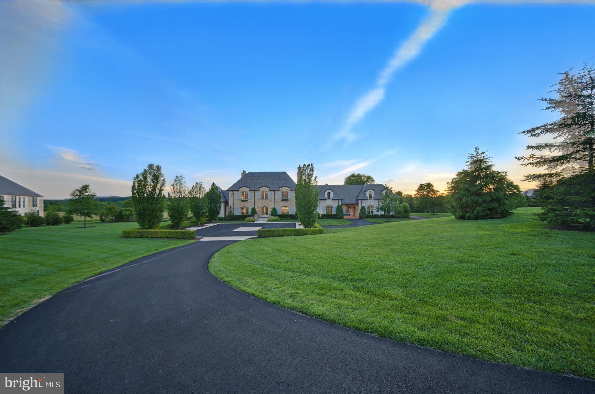 CREIGHTON FARMS - Residential