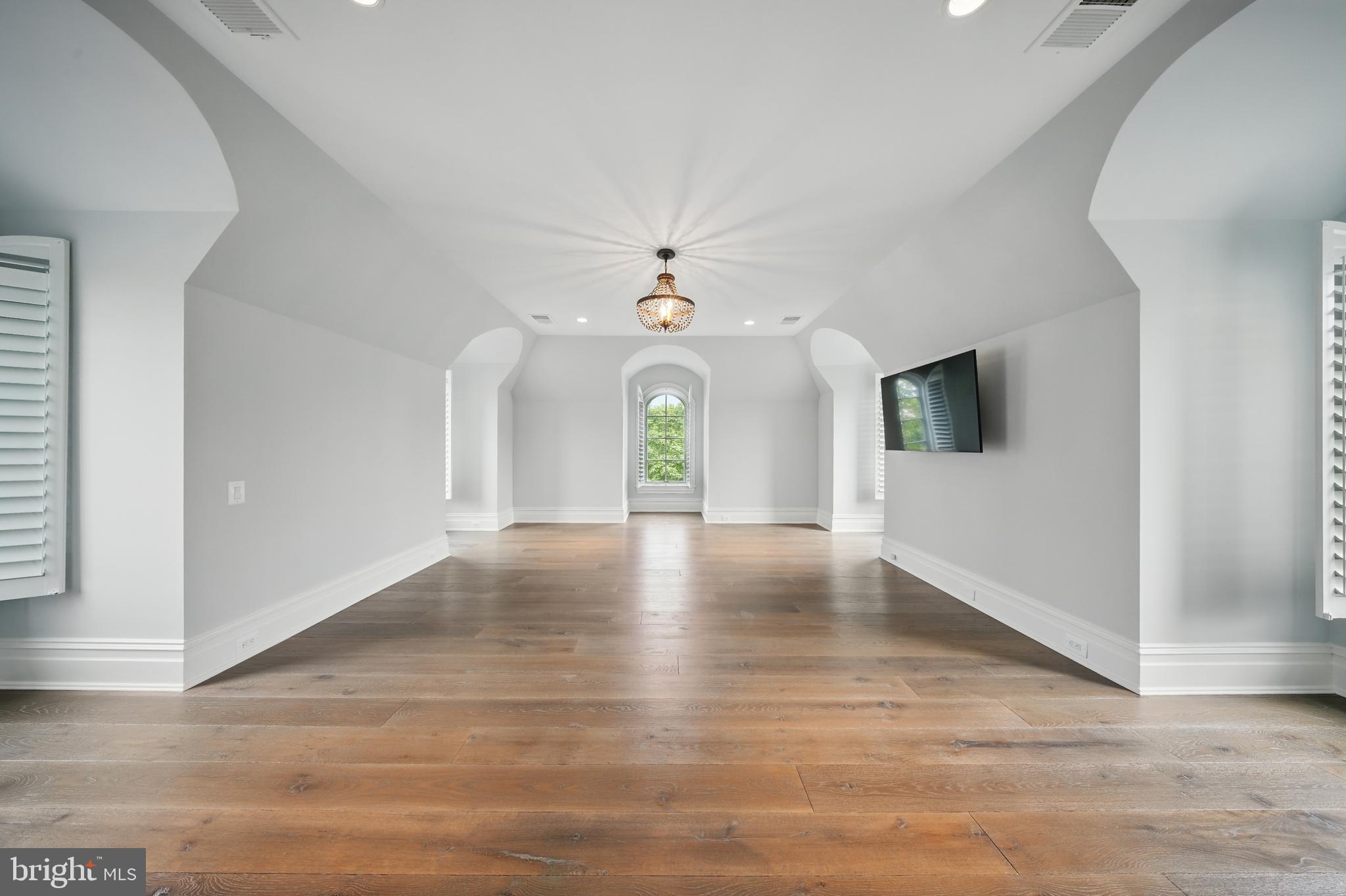 CREIGHTON FARMS - Residential