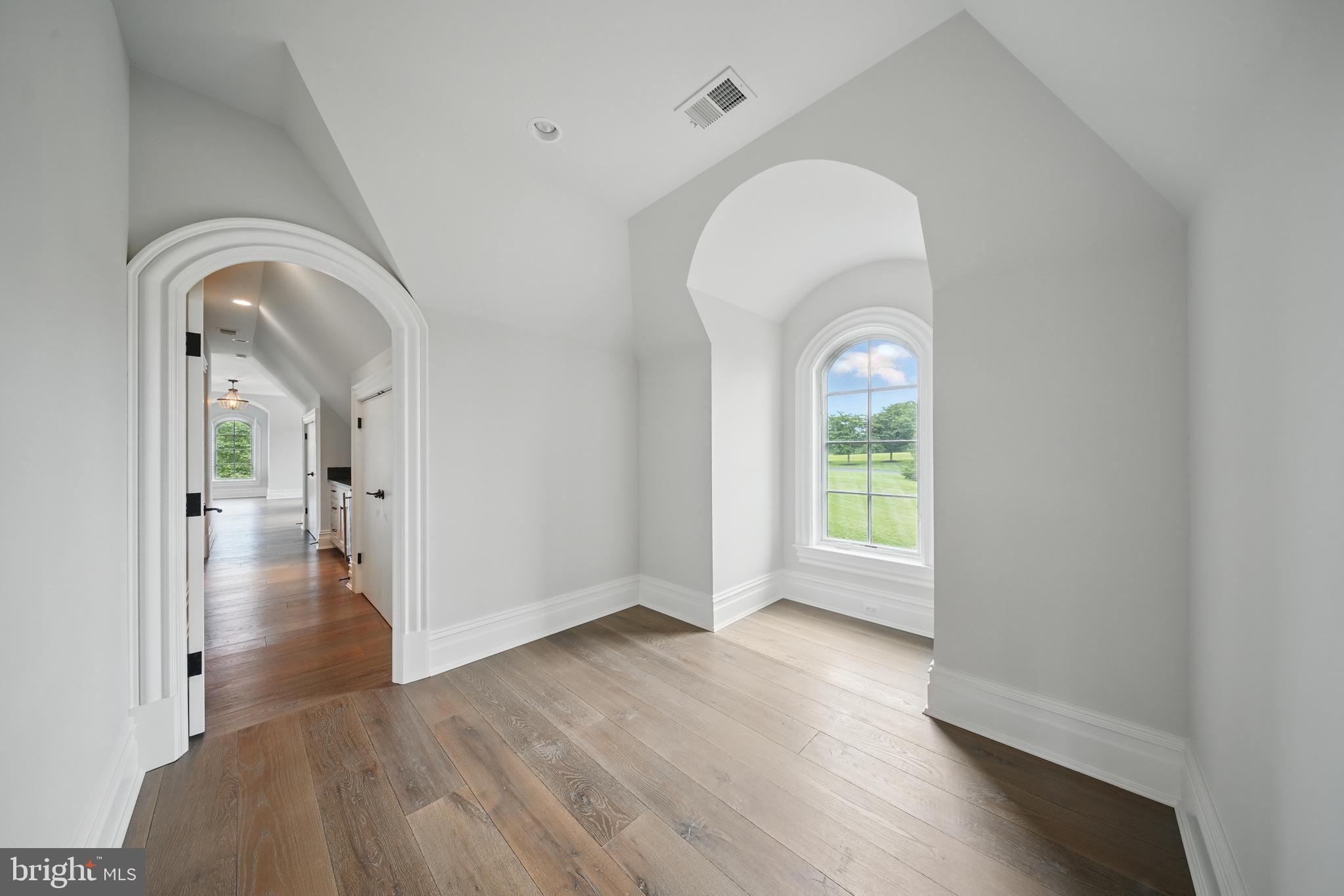 CREIGHTON FARMS - Residential