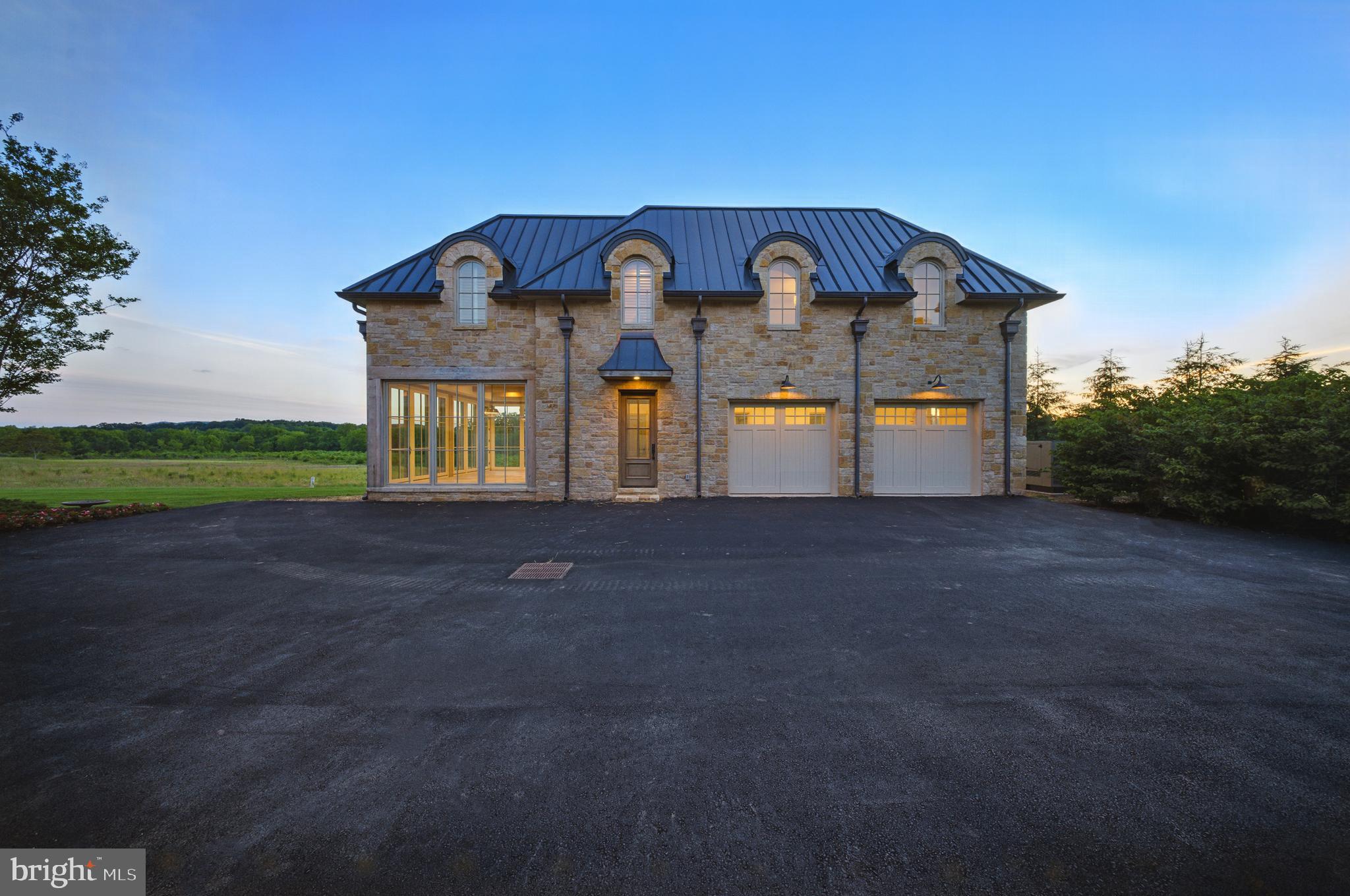 CREIGHTON FARMS - Residential