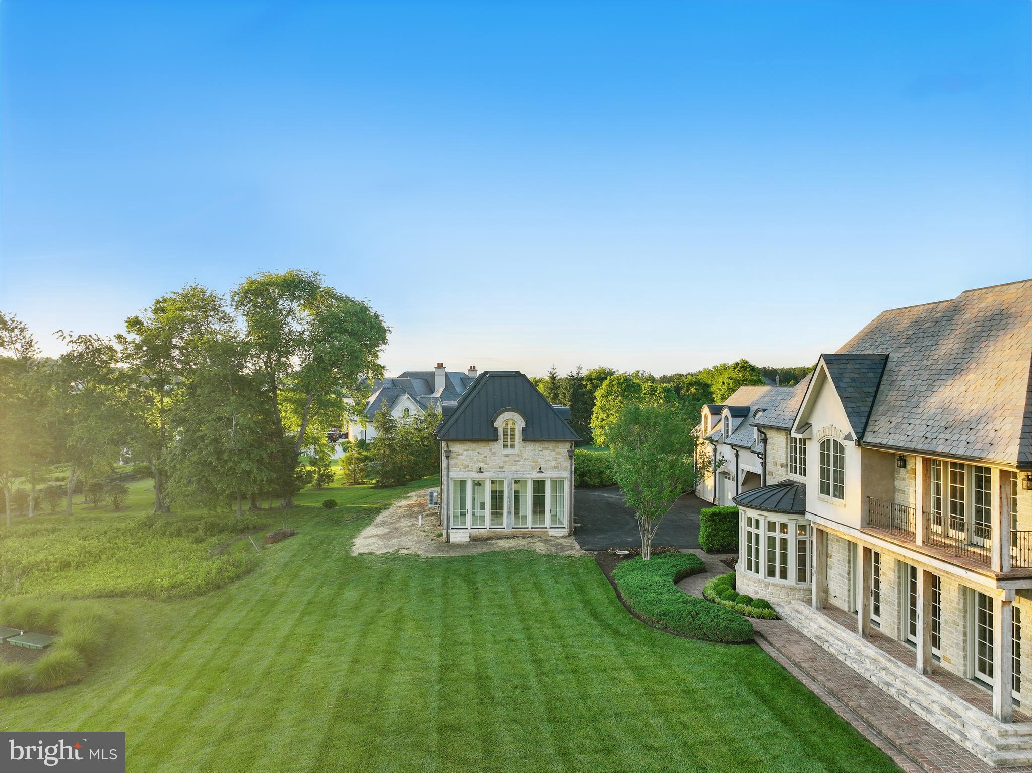 CREIGHTON FARMS - Residential