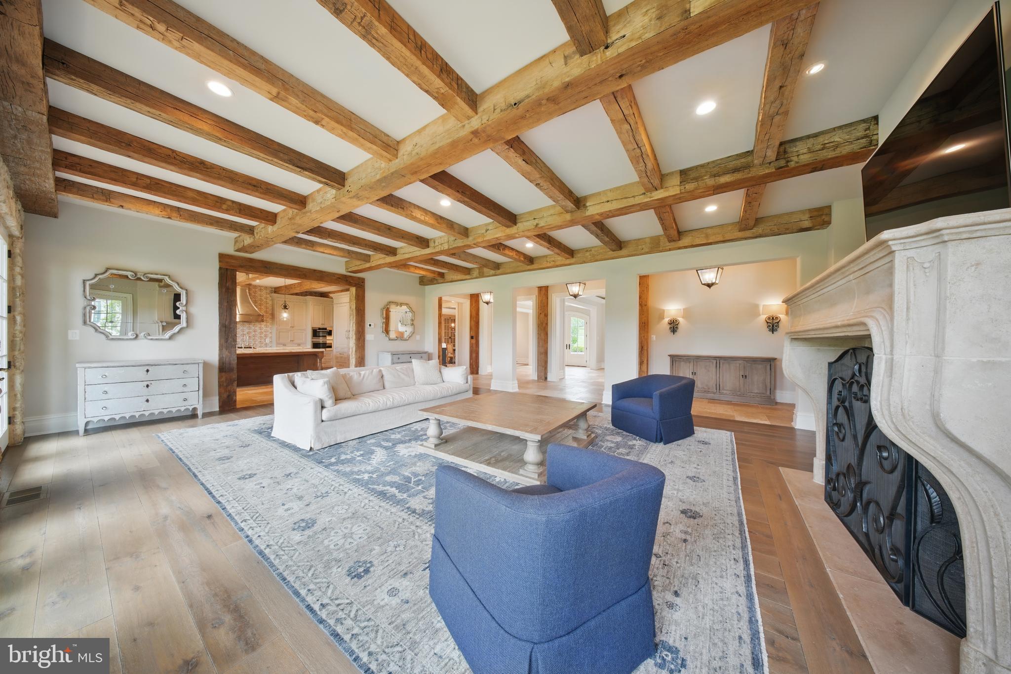 CREIGHTON FARMS - Residential