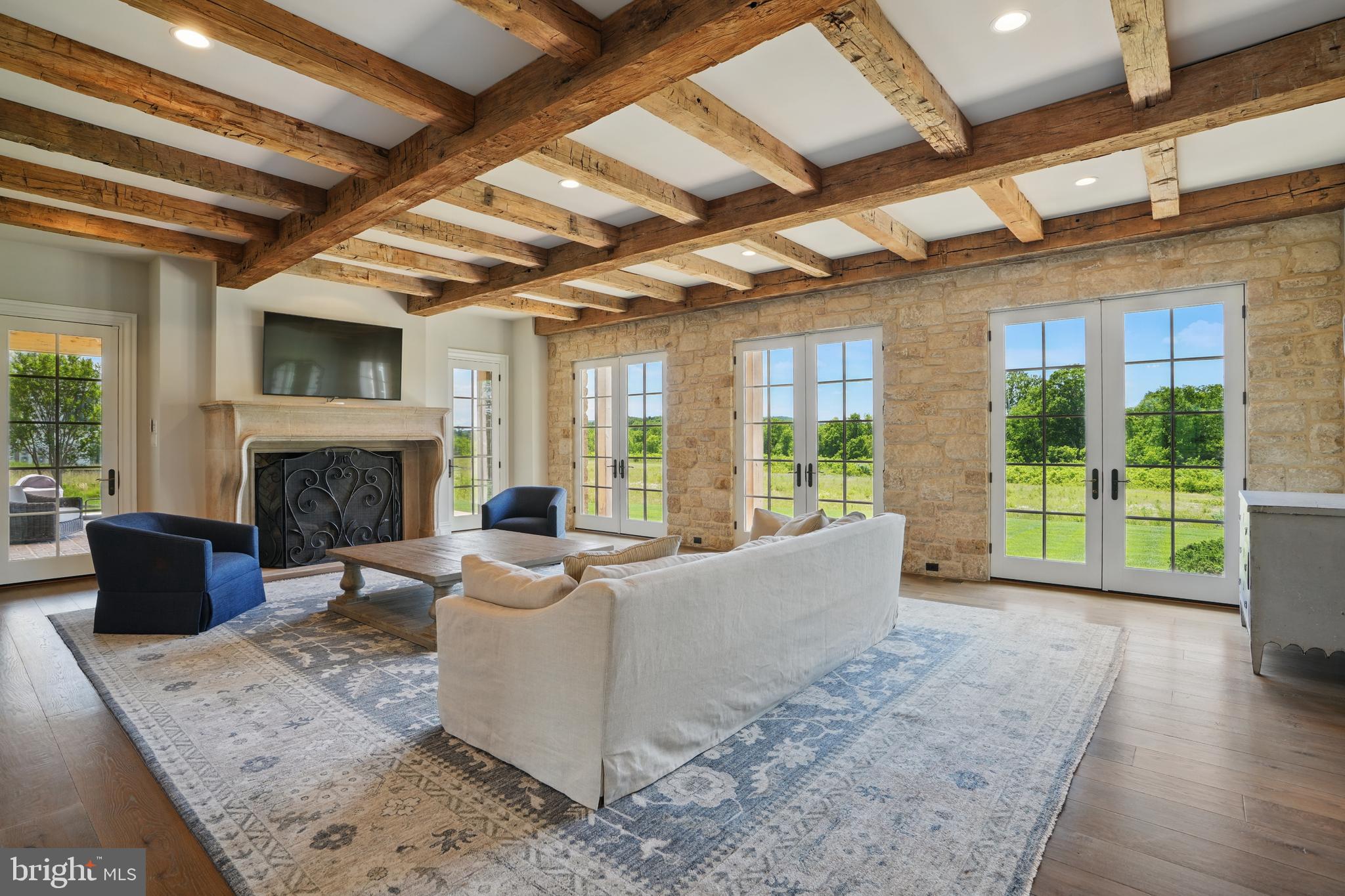 CREIGHTON FARMS - Residential