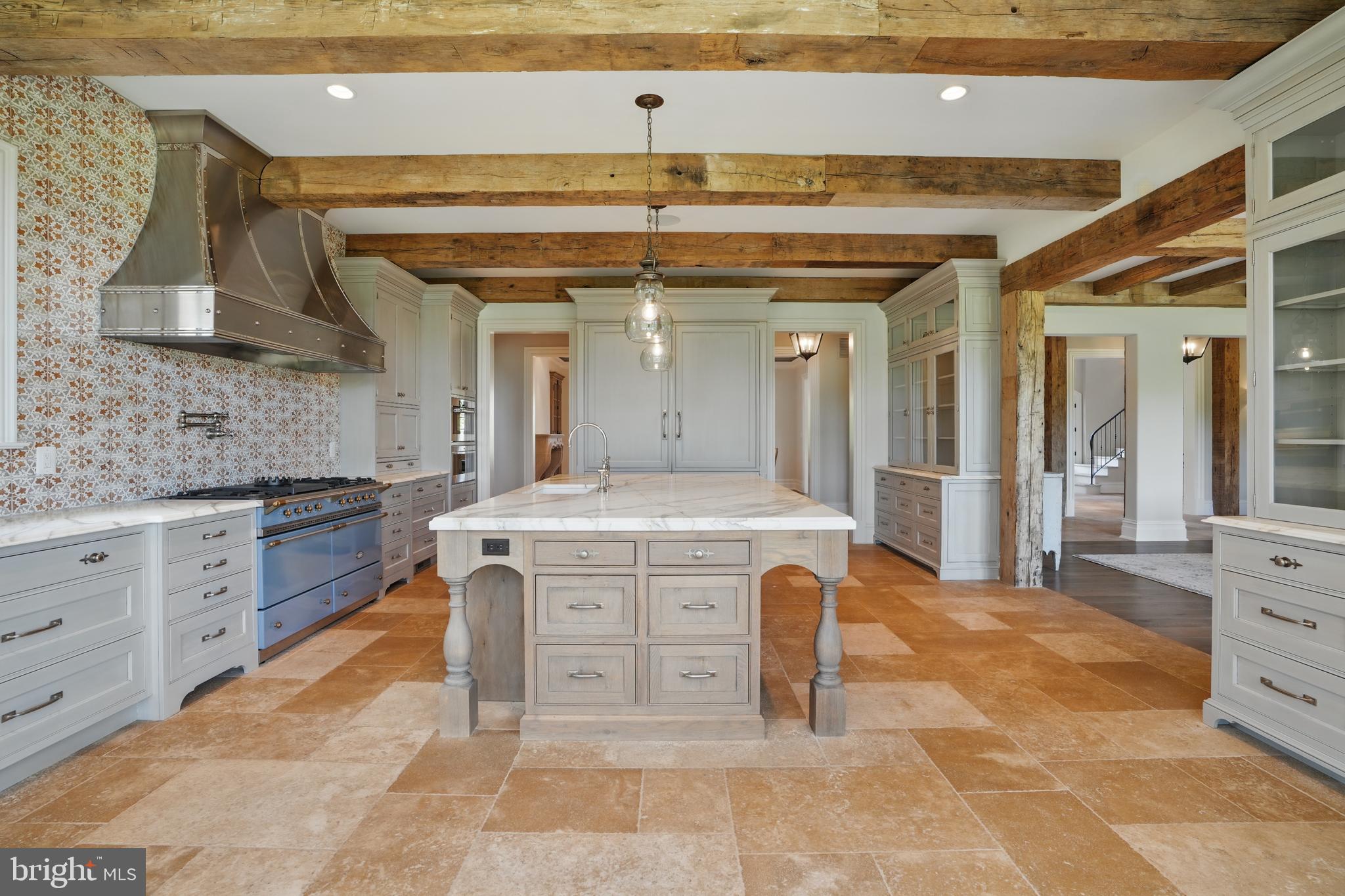 CREIGHTON FARMS - Residential