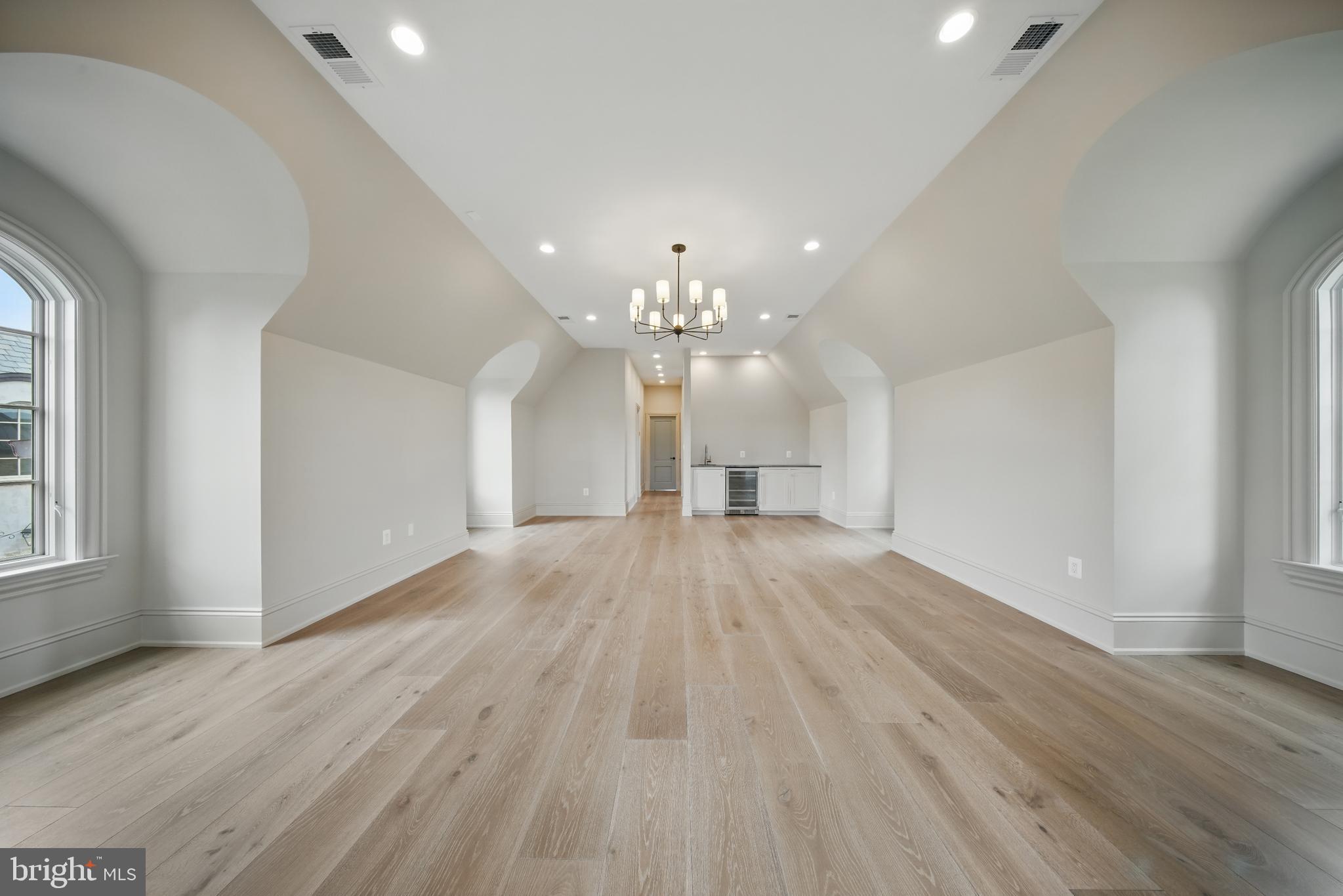 CREIGHTON FARMS - Residential