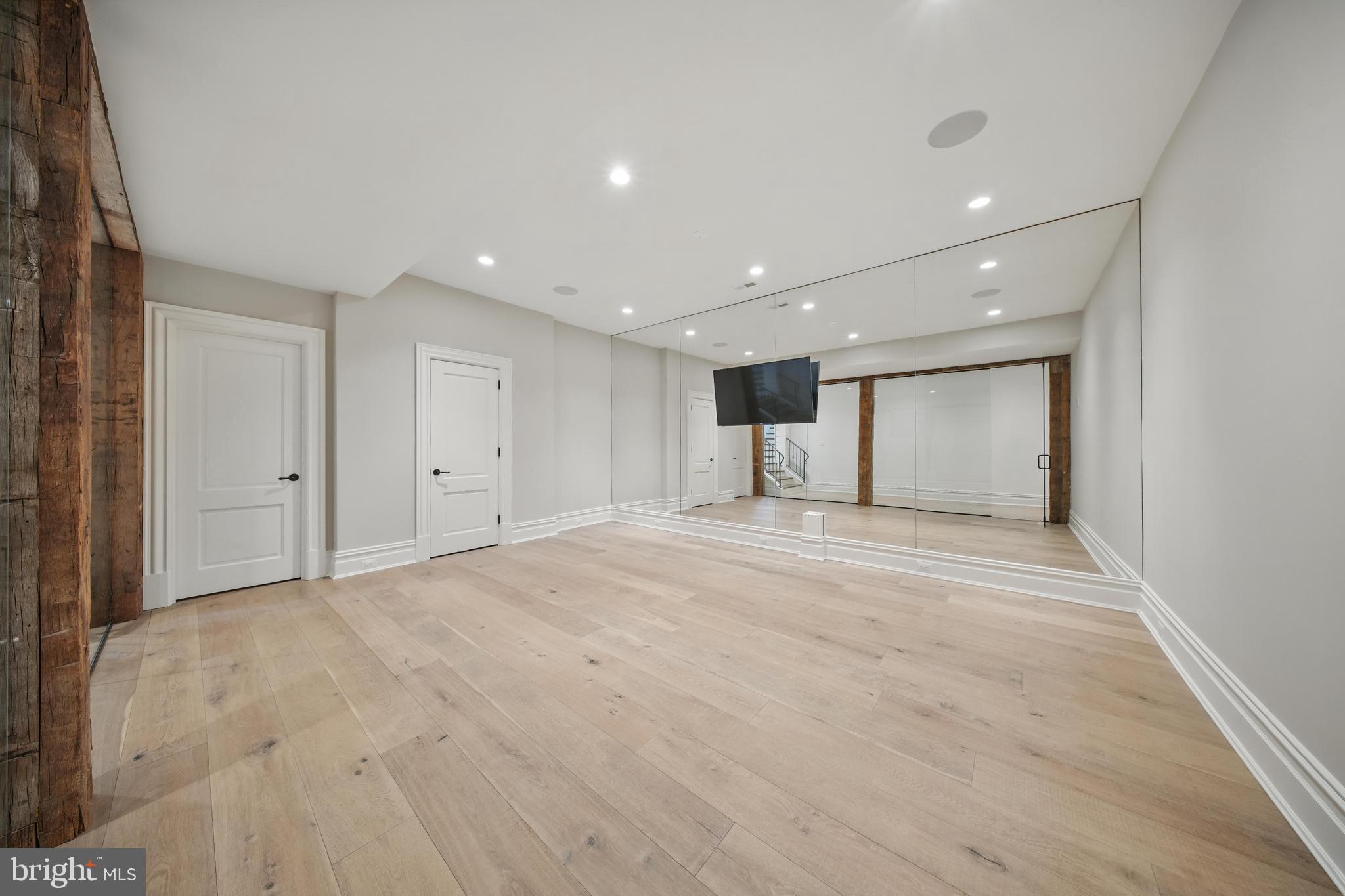 CREIGHTON FARMS - Residential
