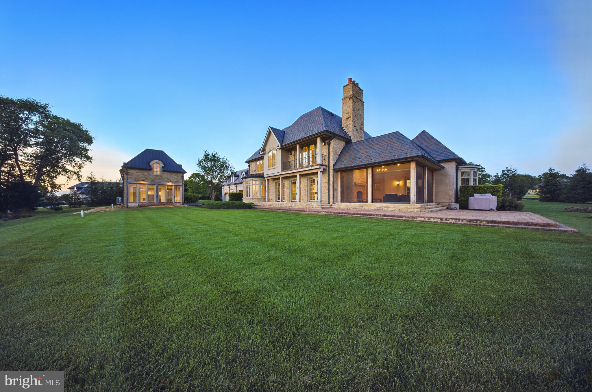 CREIGHTON FARMS - Residential