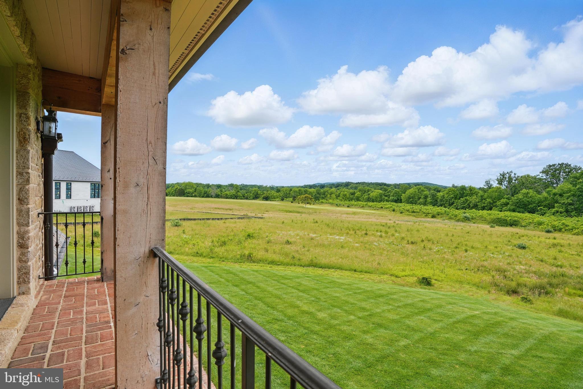 CREIGHTON FARMS - Residential