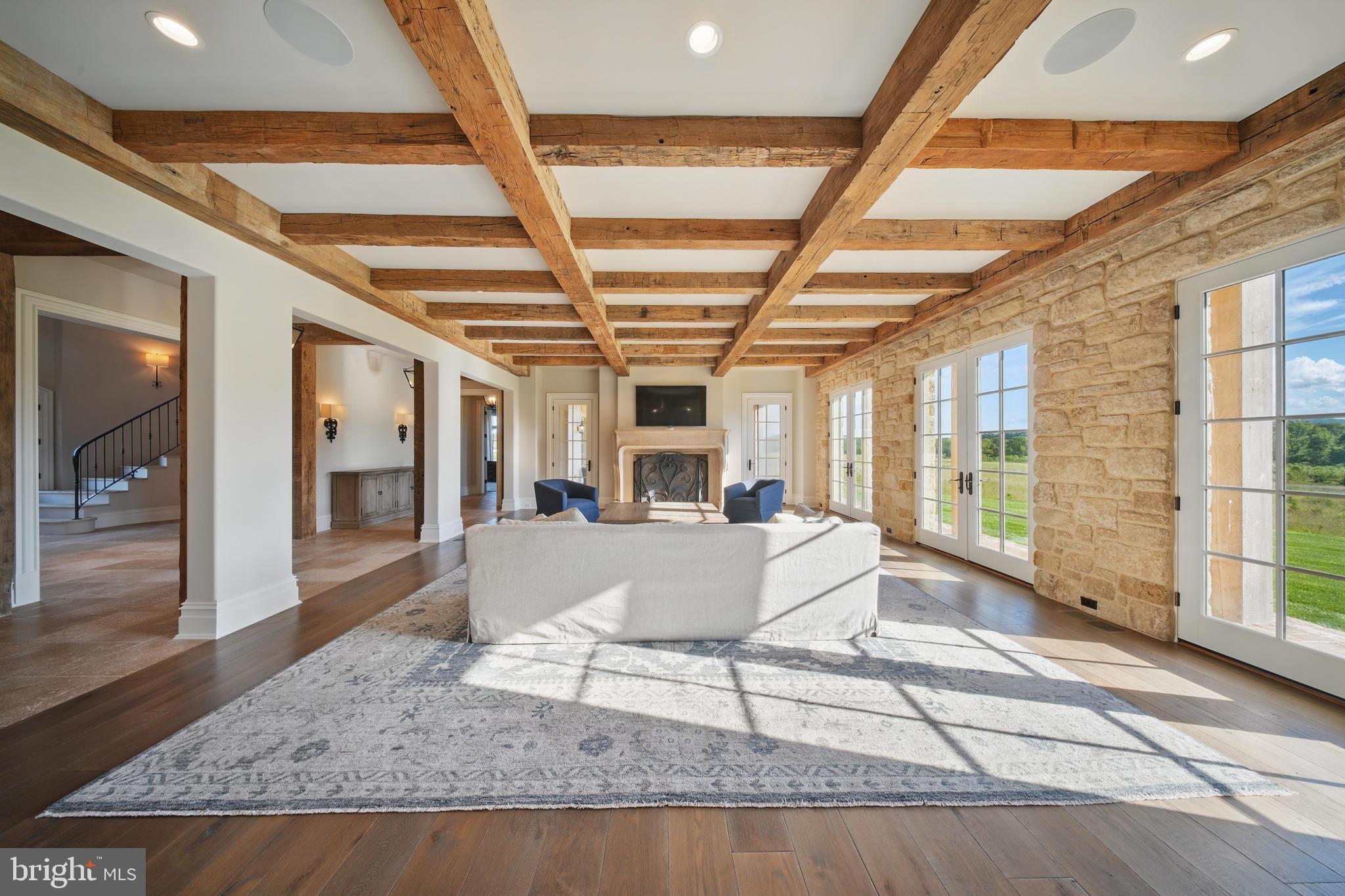 CREIGHTON FARMS - Residential