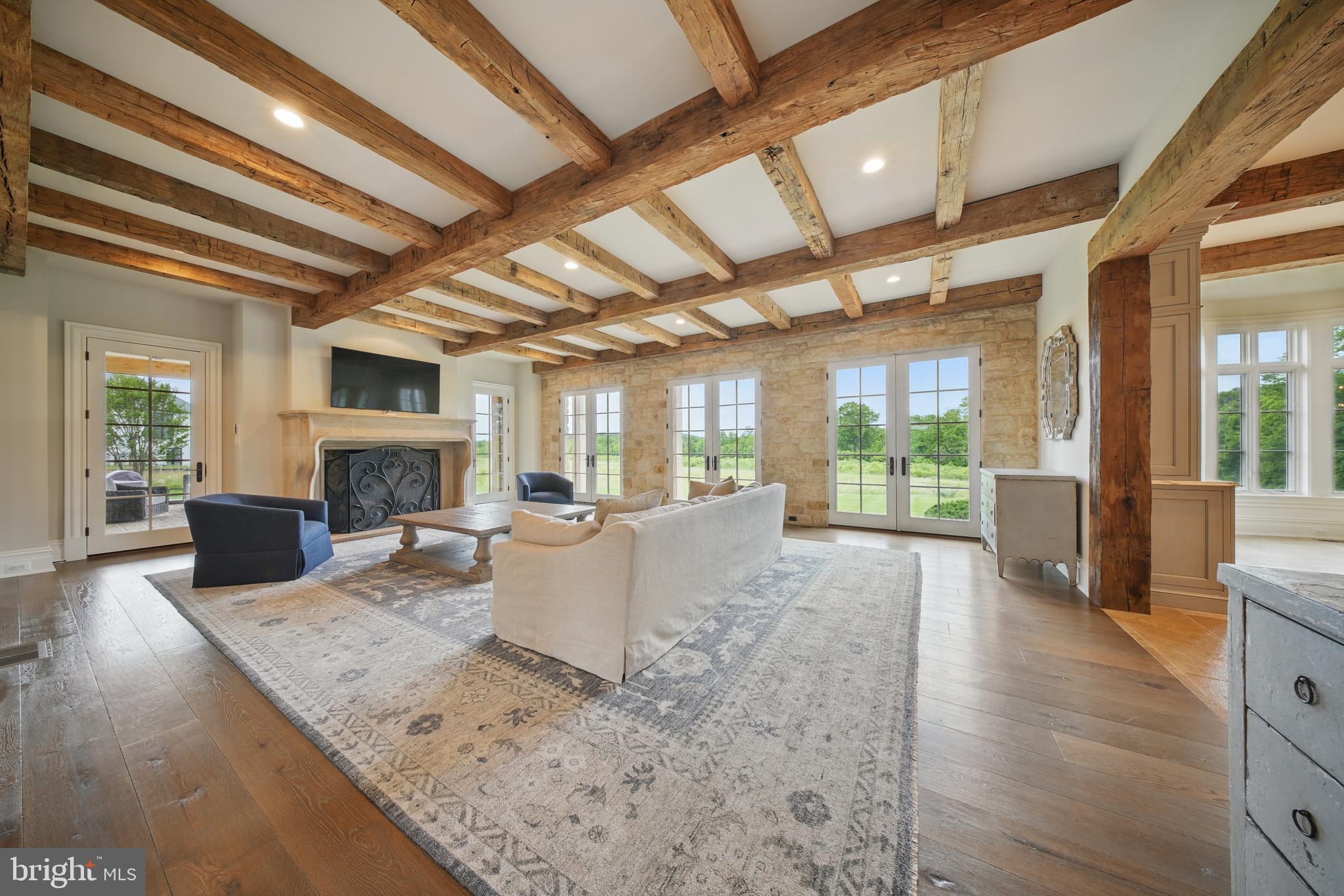 CREIGHTON FARMS - Residential