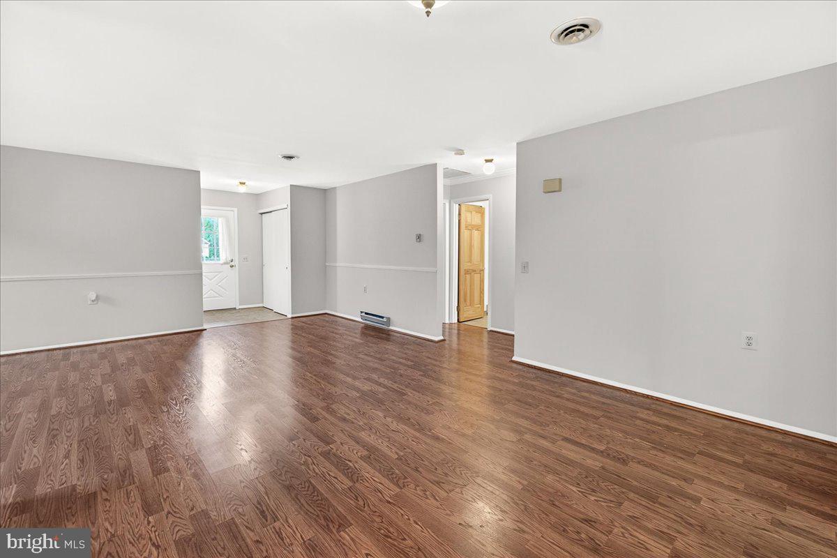 CRESTWOOD VILLAGE - Residential