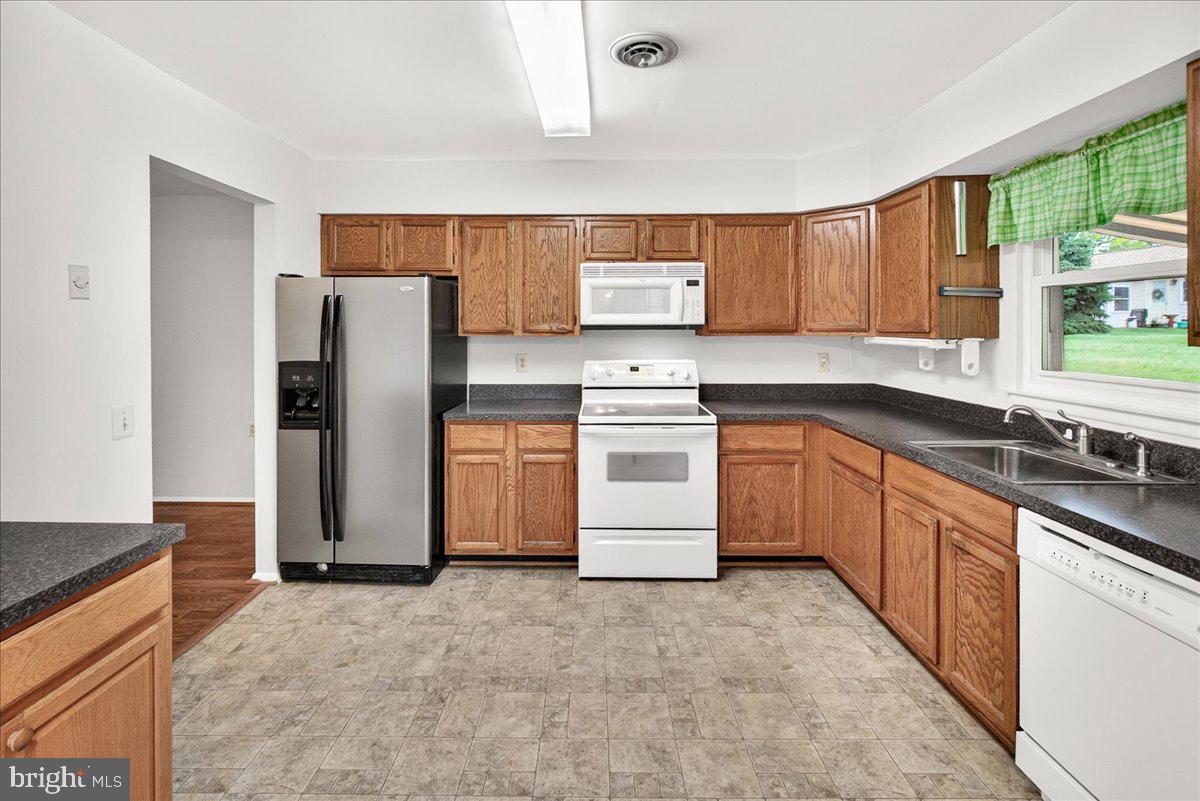 CRESTWOOD VILLAGE - Residential