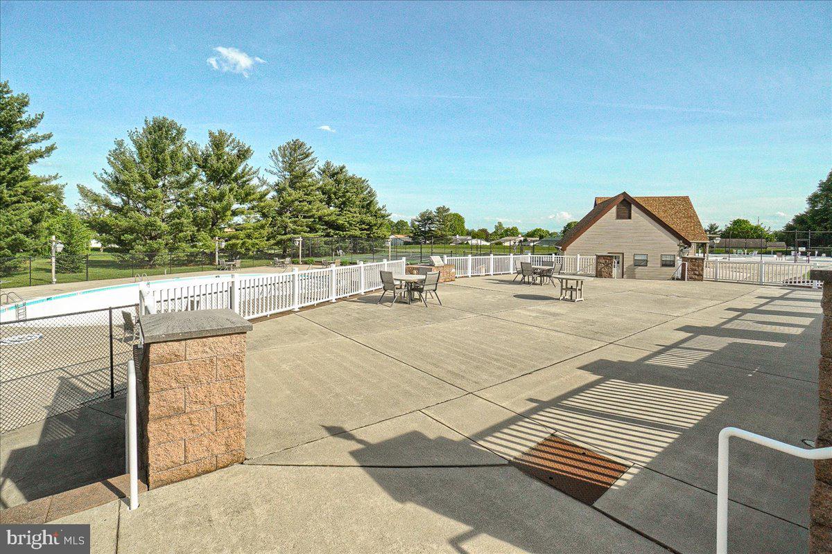 CRESTWOOD VILLAGE - Residential