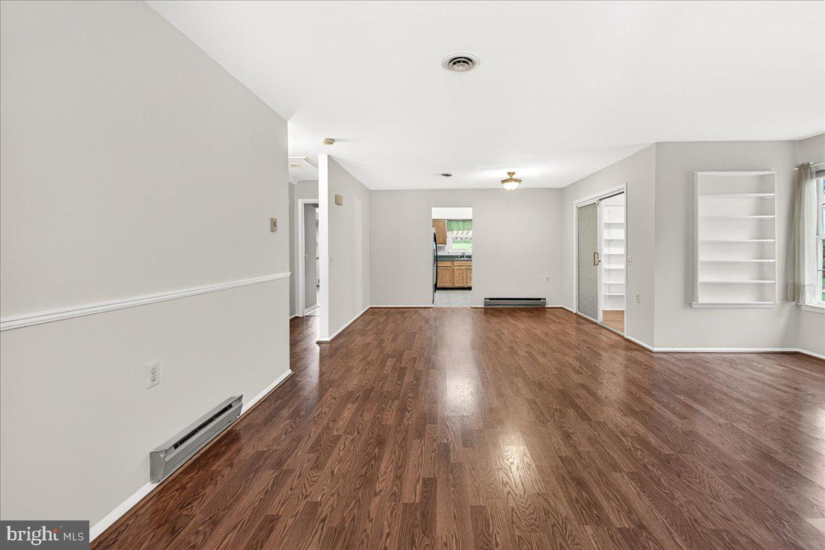 CRESTWOOD VILLAGE - Residential