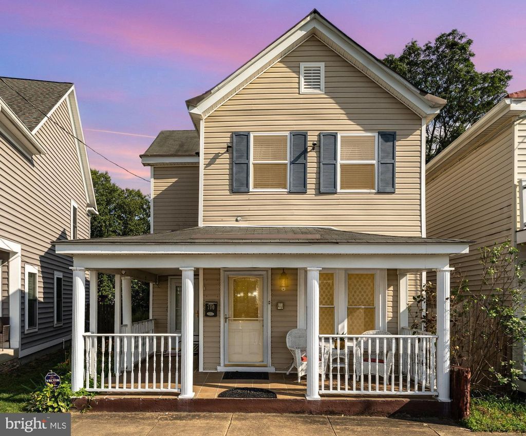 Photo of 700 Lafayette Boulevard, FREDERICKSBURG, VA 22401 (MLS # VAFB2009264)