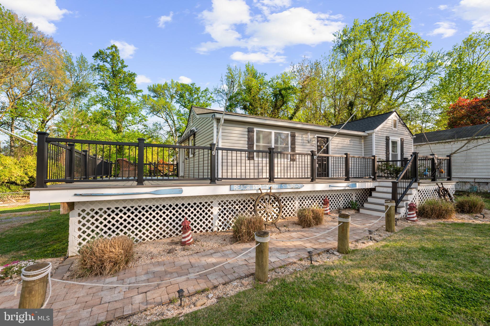 EDGEWATER - Residential