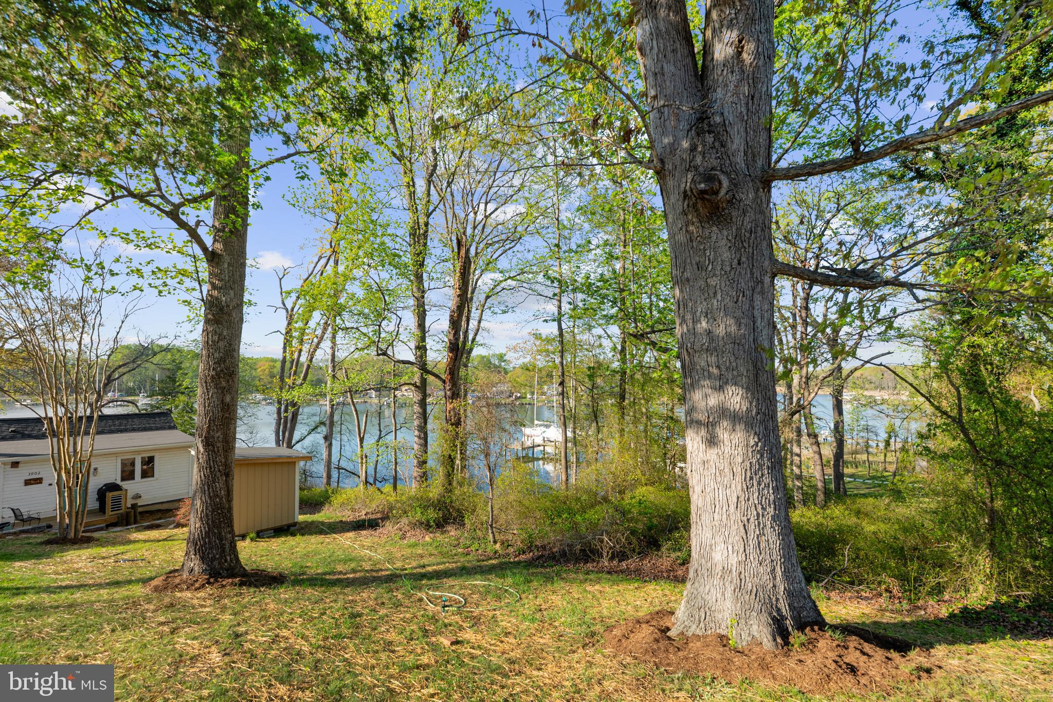 EDGEWATER - Residential