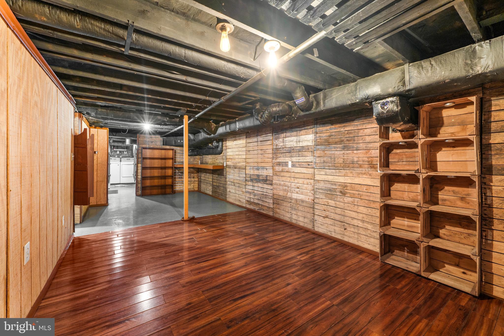 EDGEWATER - Residential