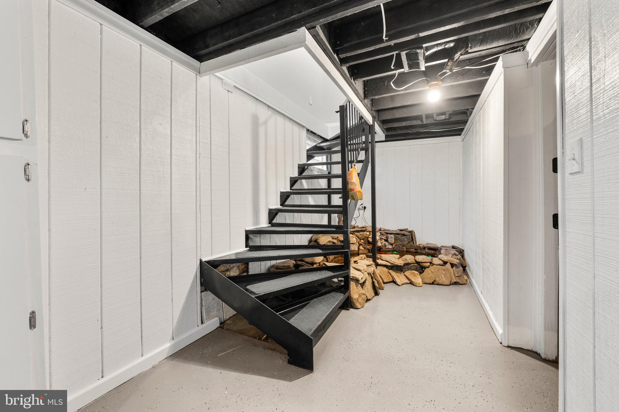 EDGEWATER - Residential