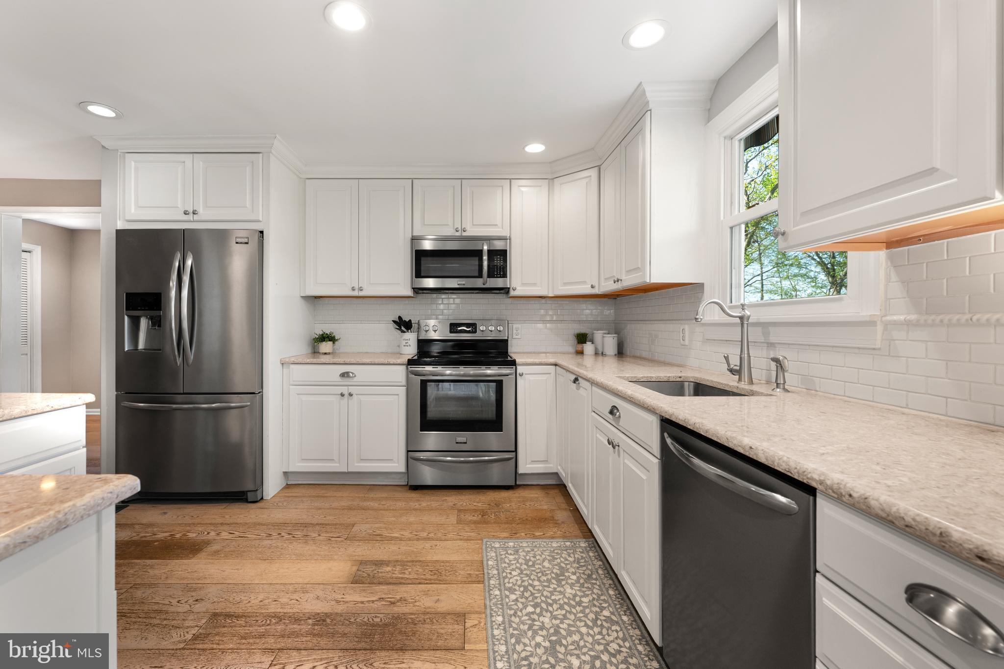 EDGEWATER - Residential