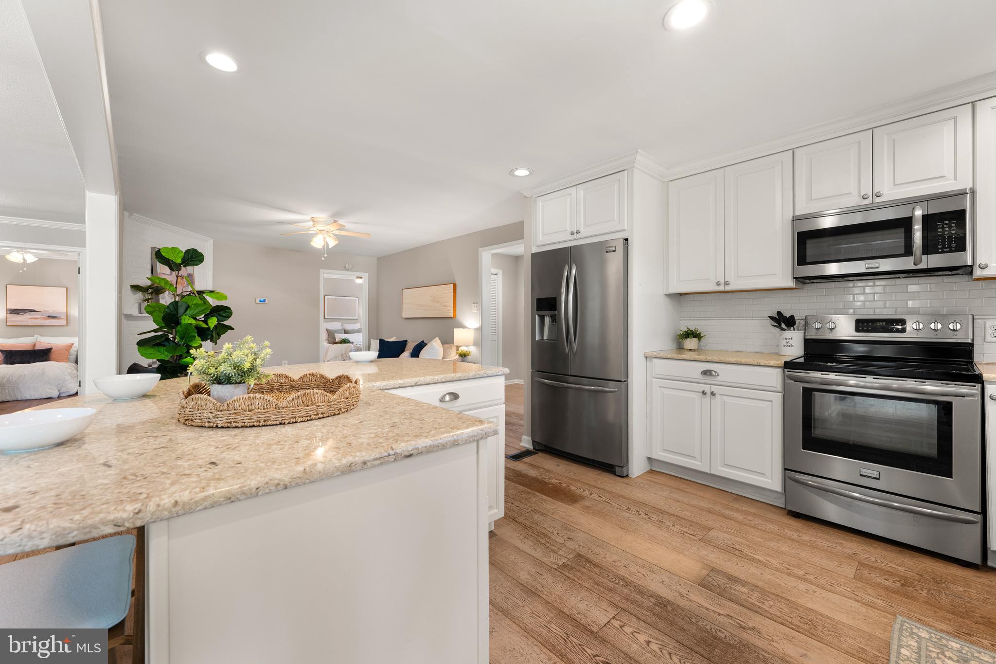 EDGEWATER - Residential