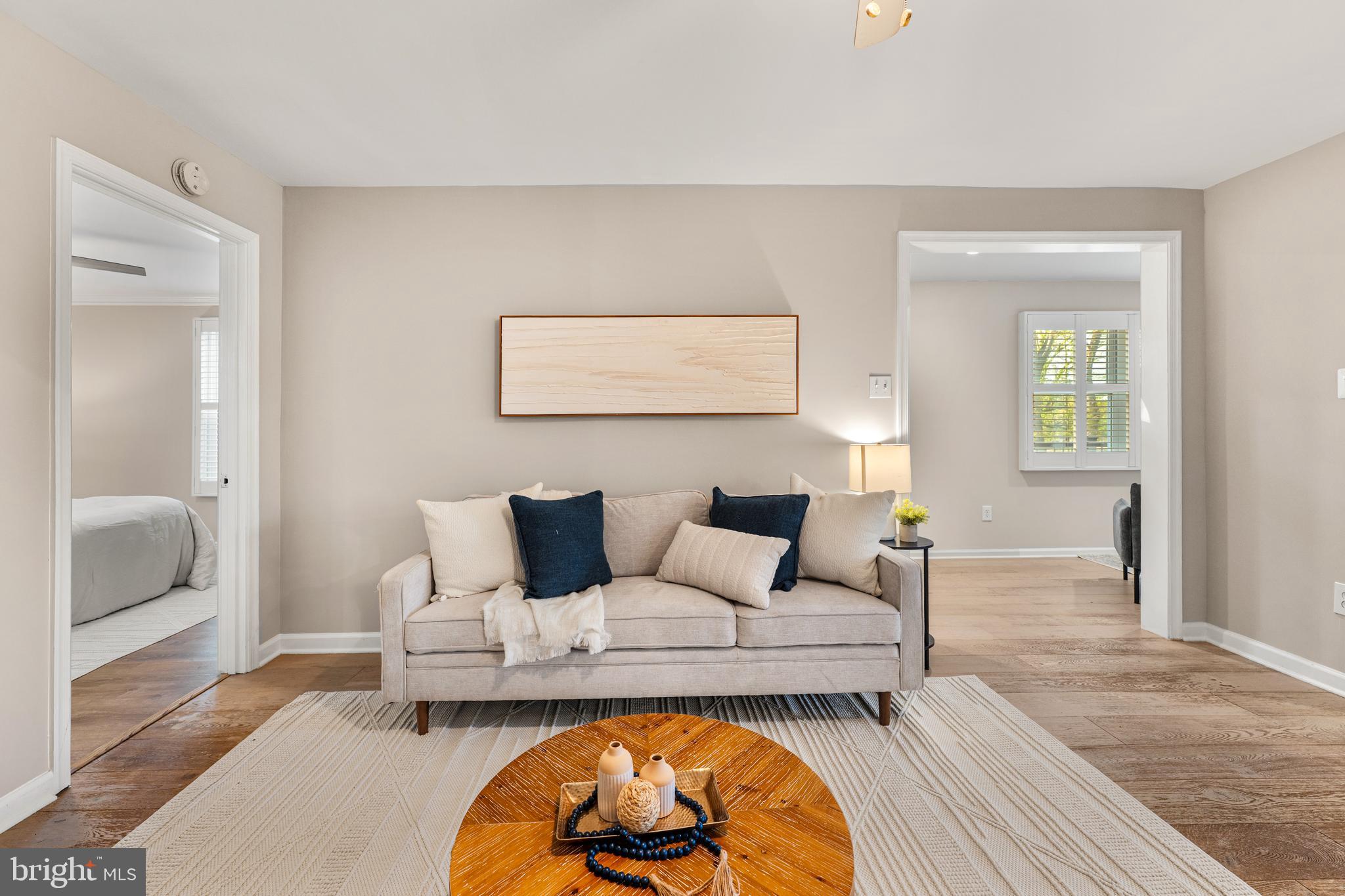 EDGEWATER - Residential