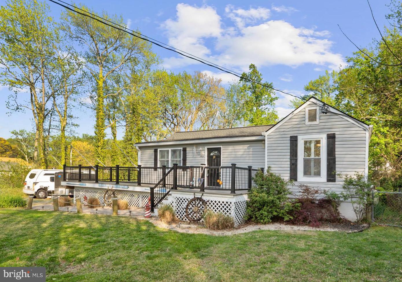 EDGEWATER - Residential