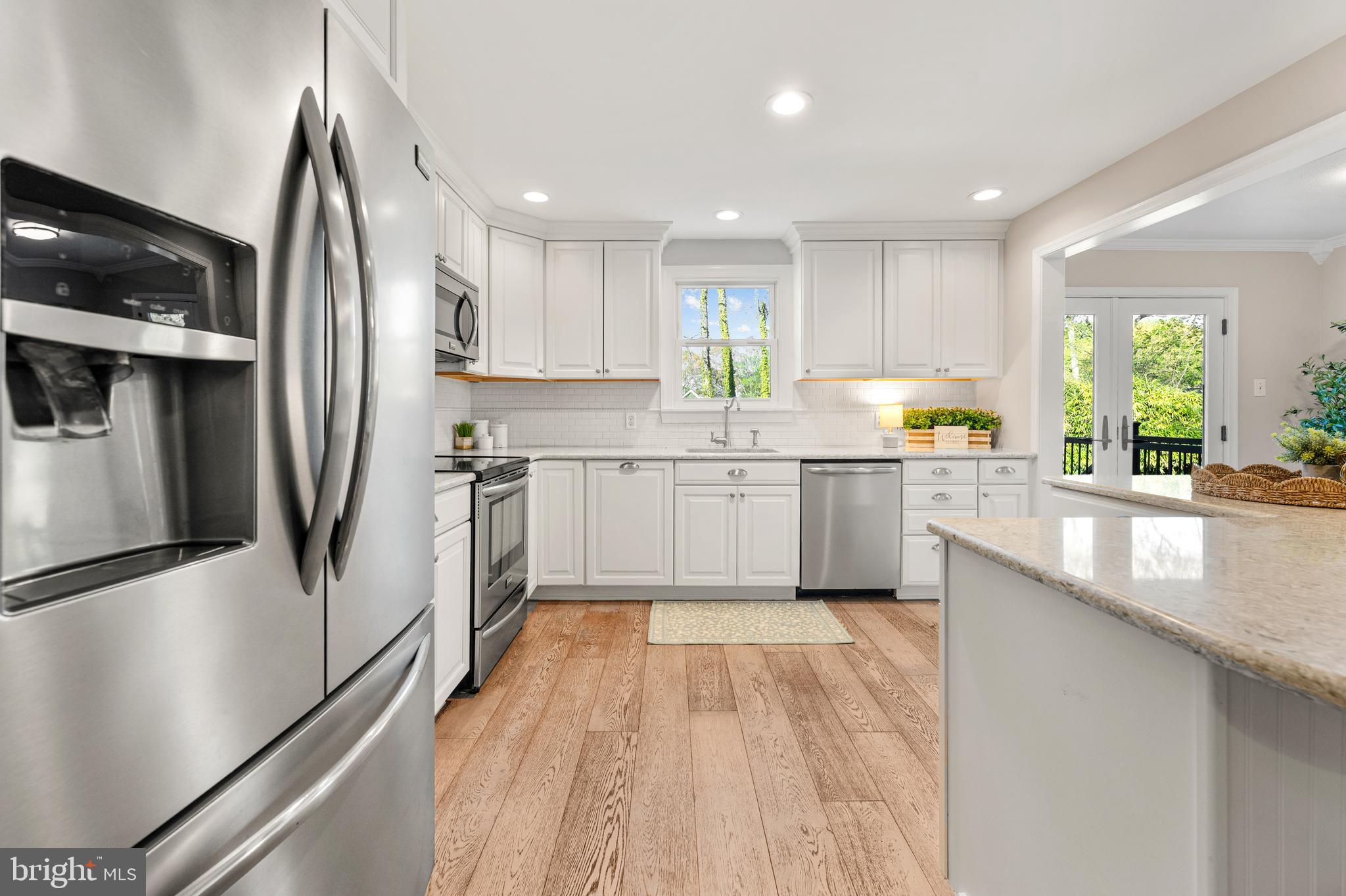 EDGEWATER - Residential